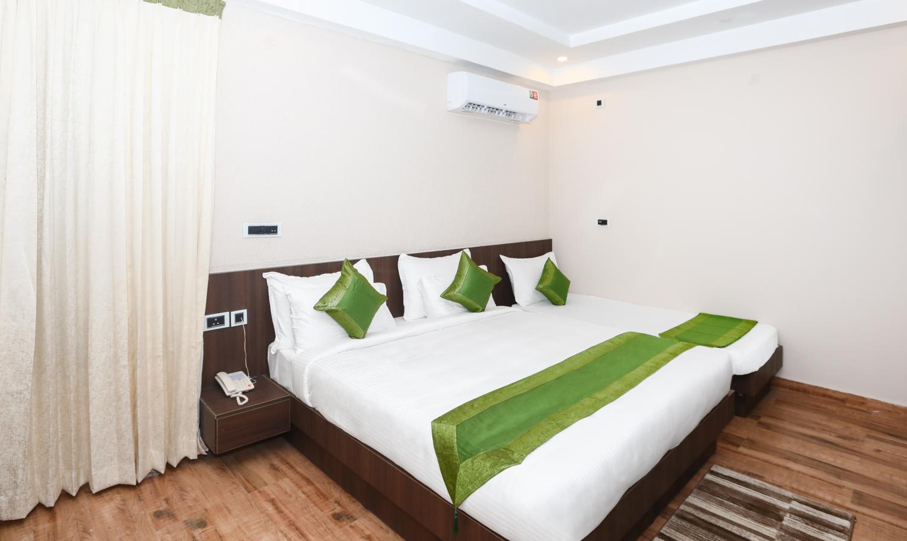 Spacious Premium Room photo 1