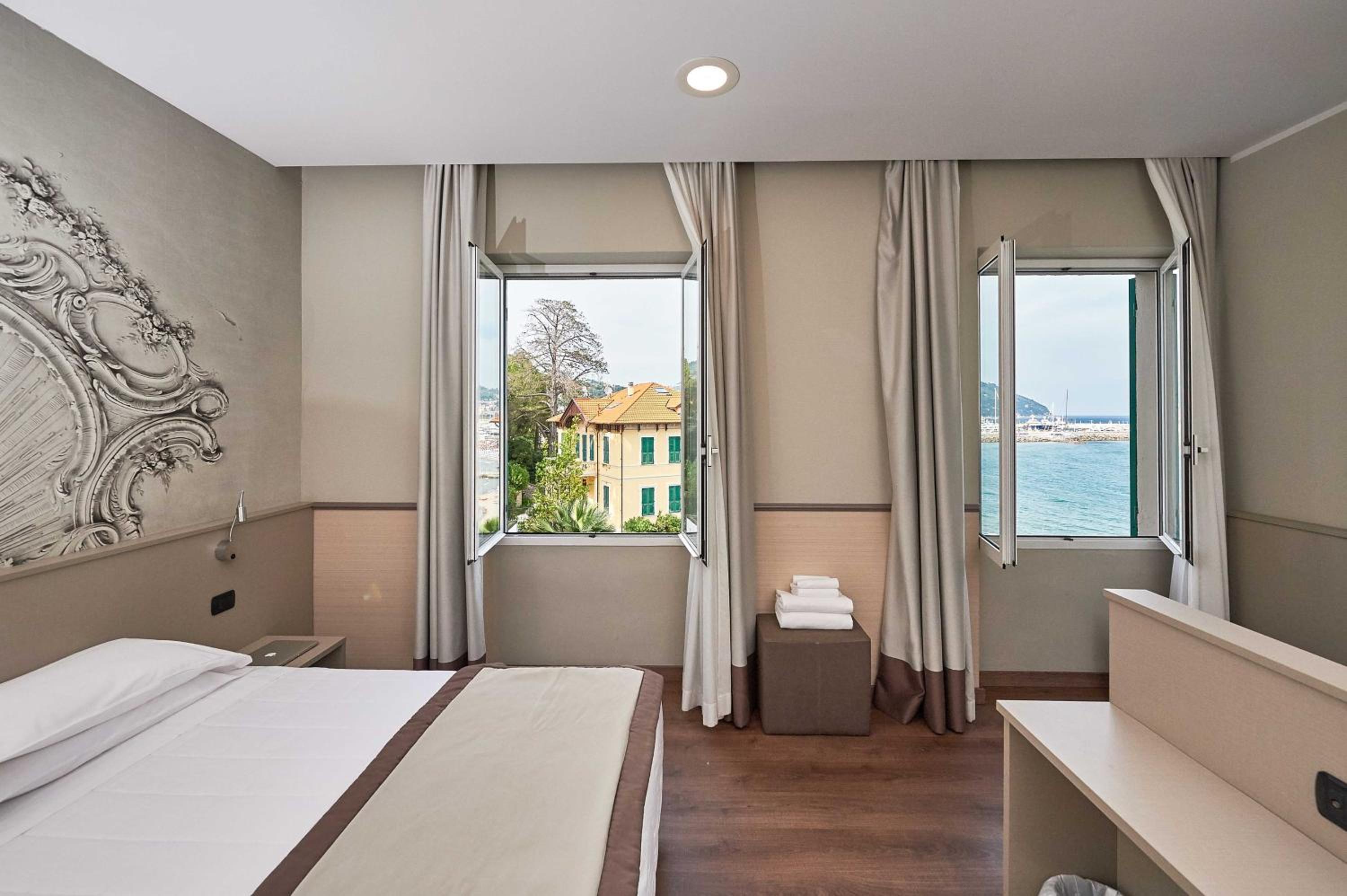 Executive Double or Twin Room - Photo 17