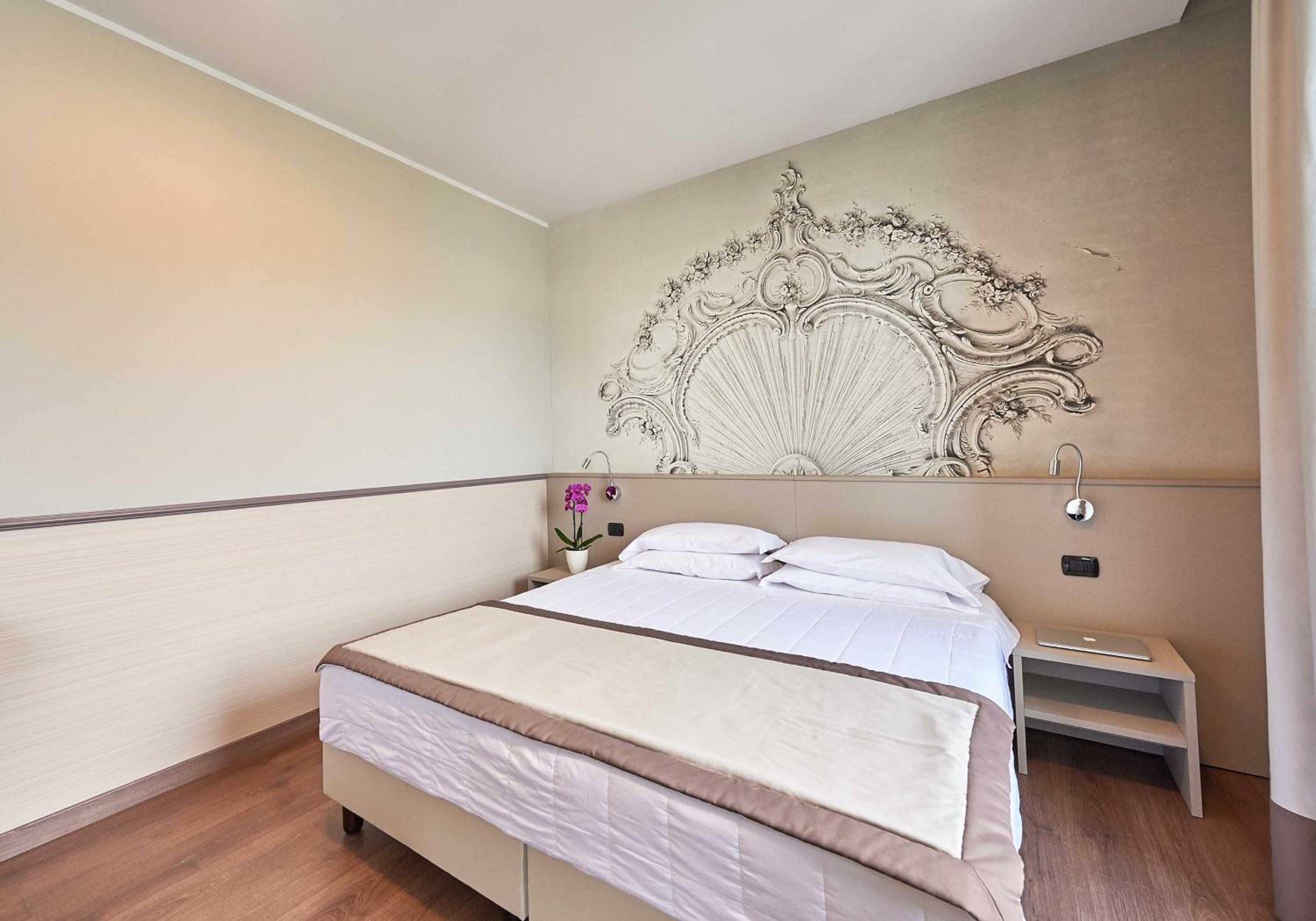 Executive Double or Twin Room - Photo 8