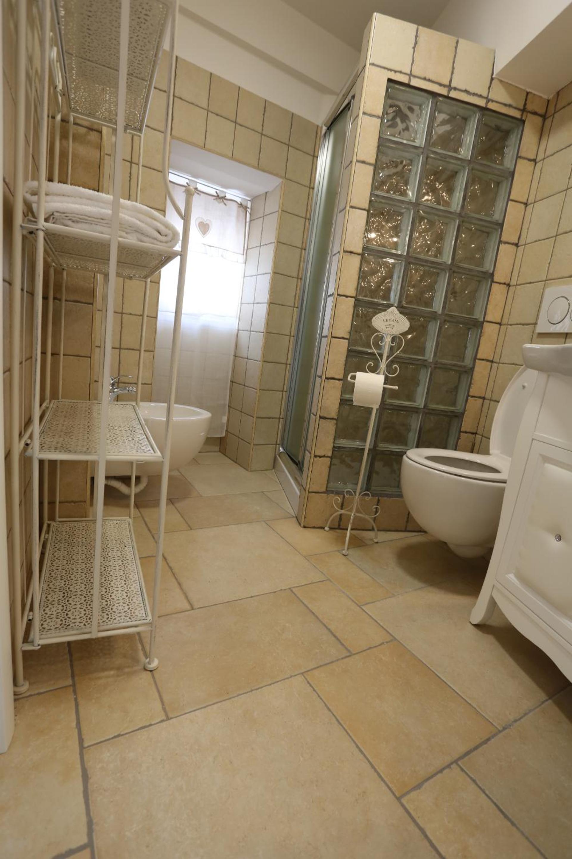 Apartment - Photo 26