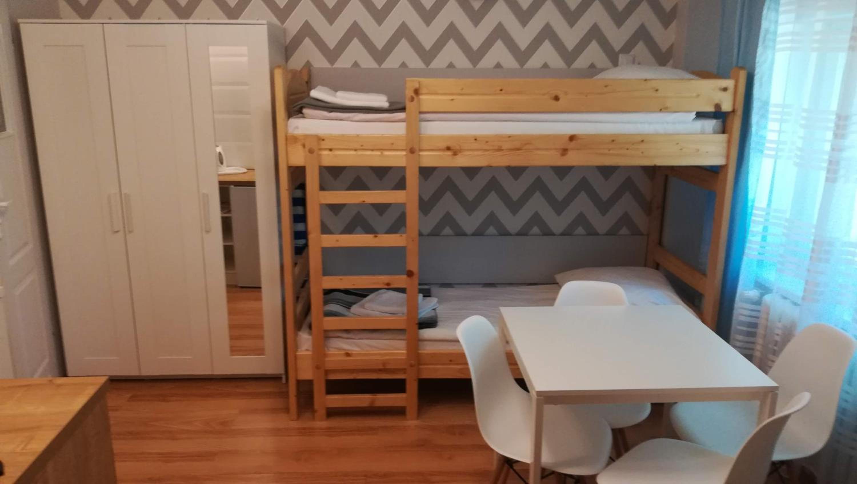 Economy Quadruple Room photo 2