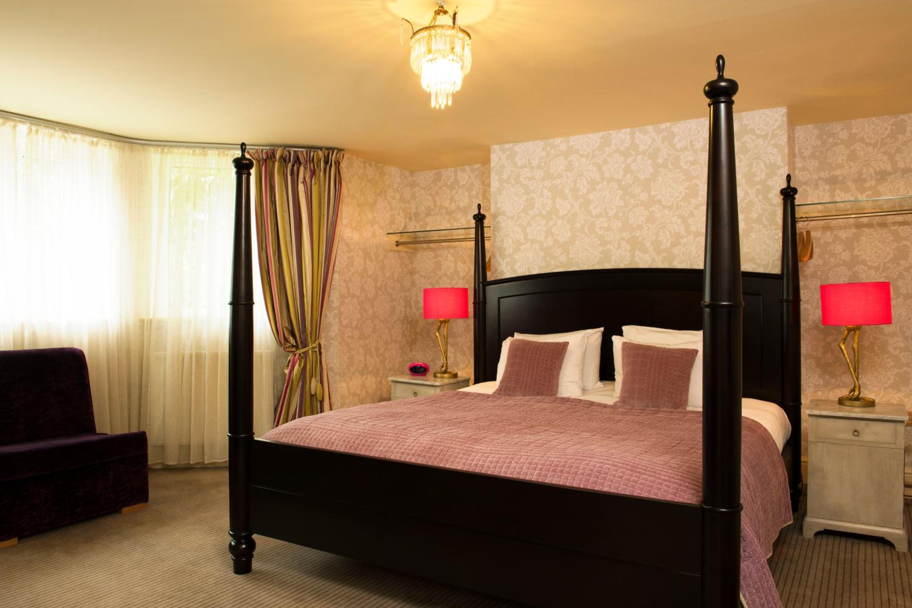 Large King or Family Room with Four Poster Bed - Photo 5