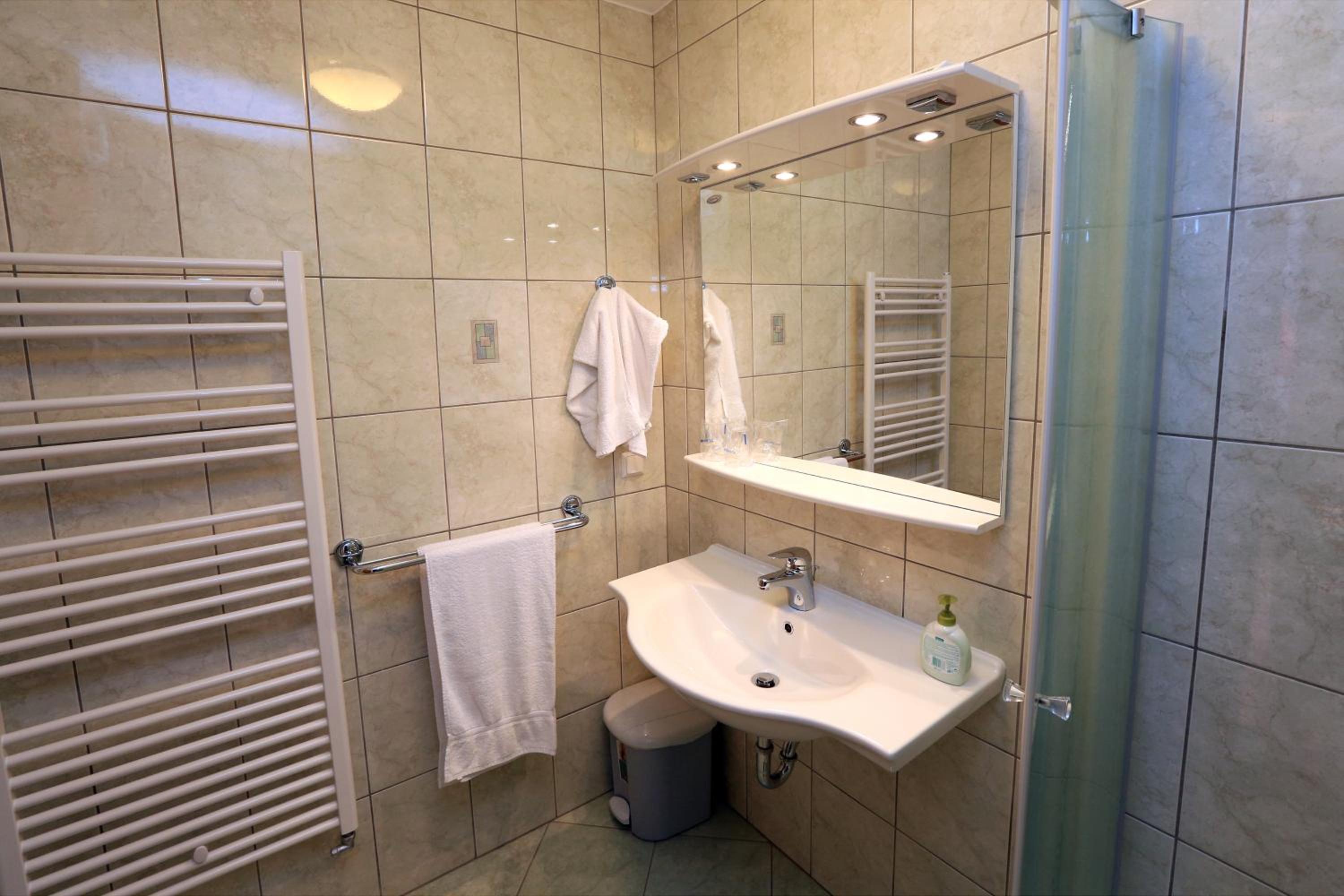 Quadruple Room with Balcony and Mountain View - Photo 2
