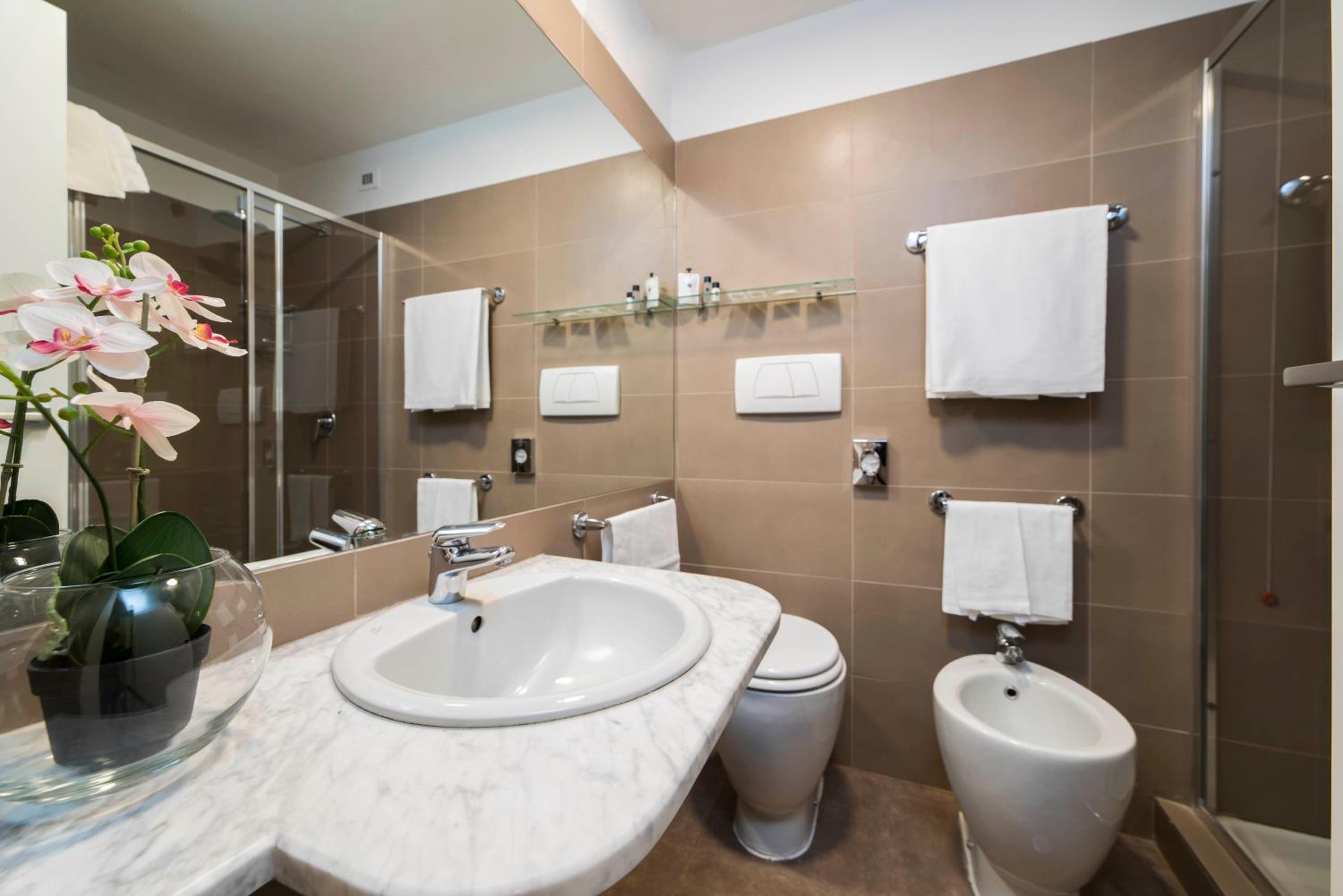 Deluxe Quadruple Room - Photo 2