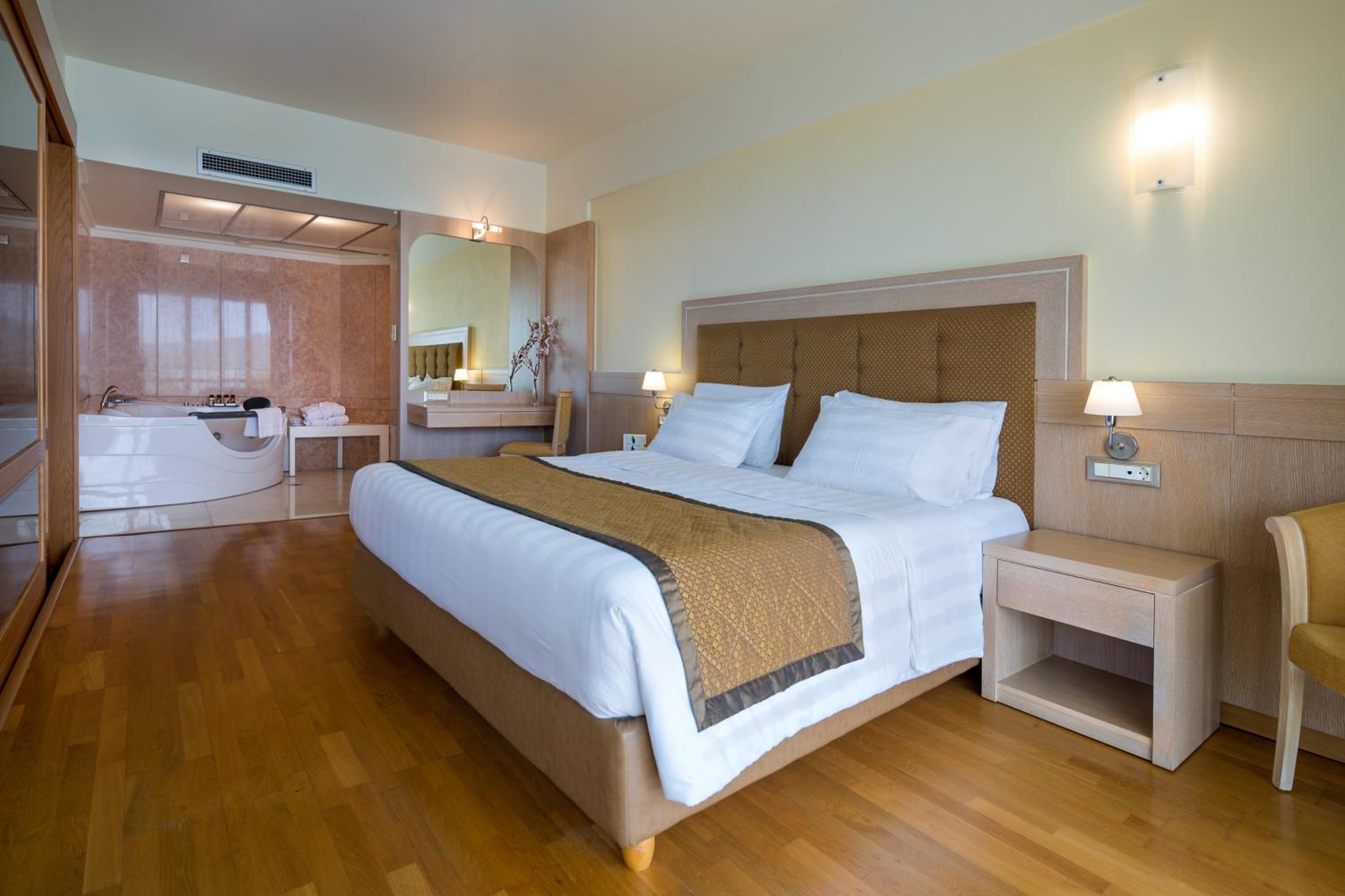 Suite with Sea View - Photo 5