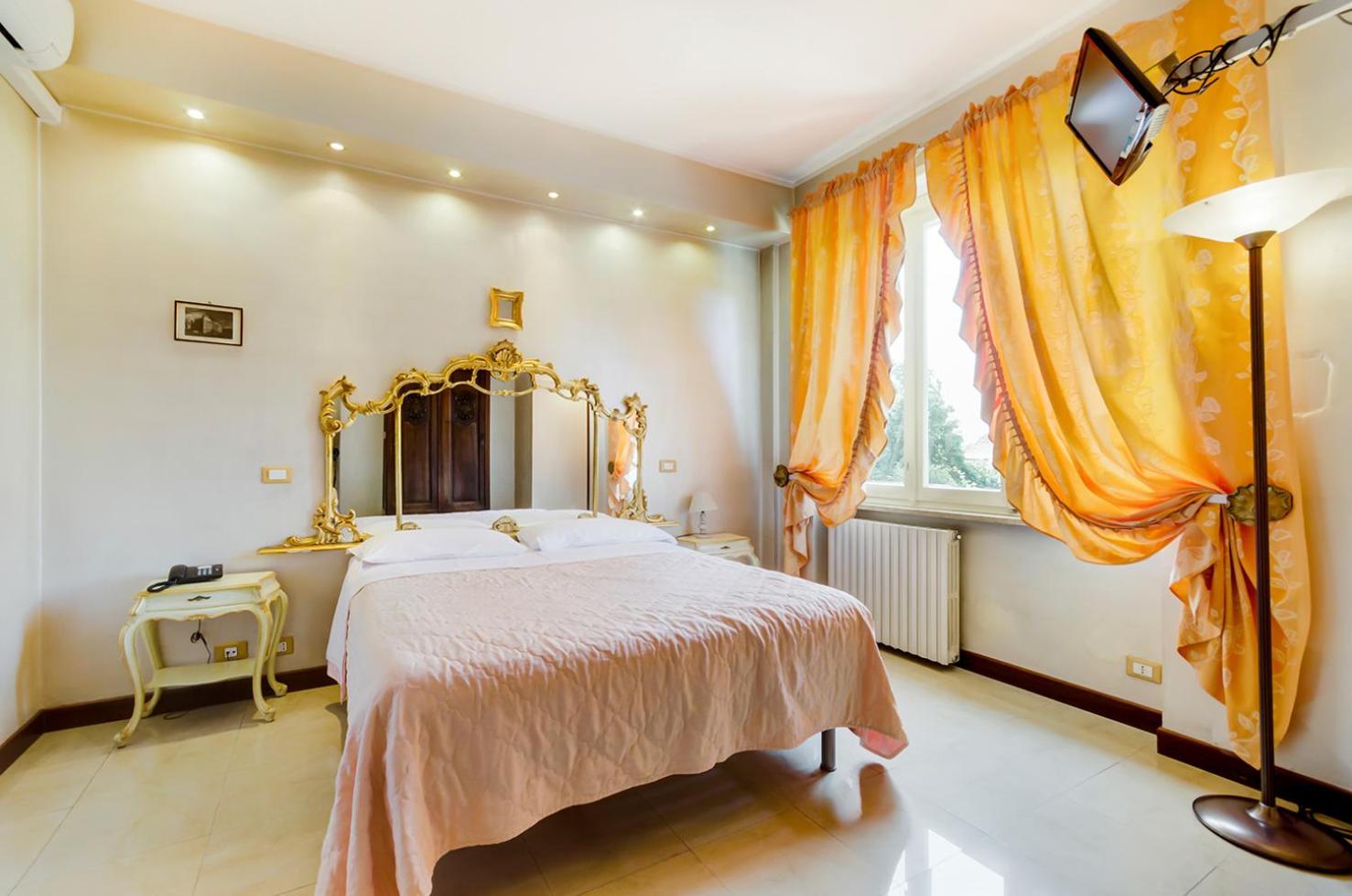 Double Room - Photo 1