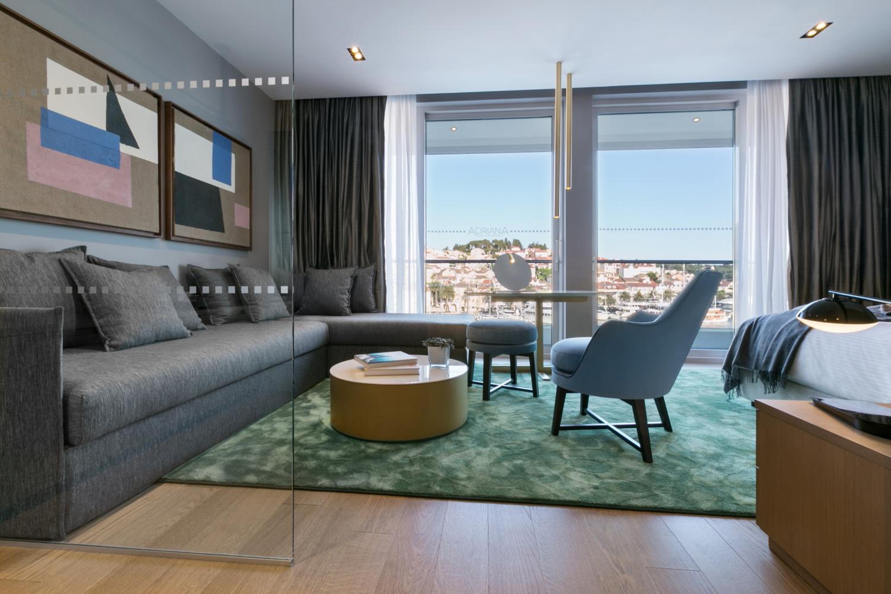 Penthouse Suite with Balcony and Sea View photo 2