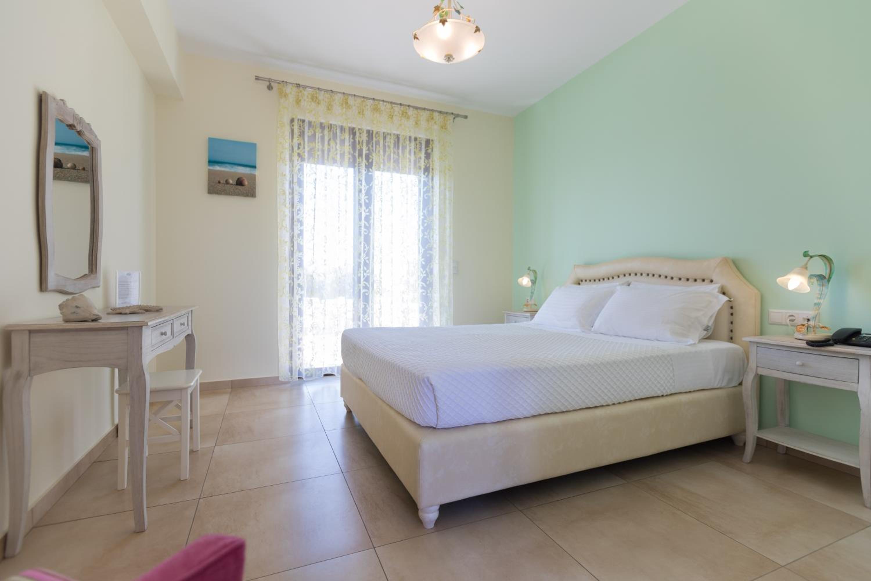 Deluxe Double Room photo 2