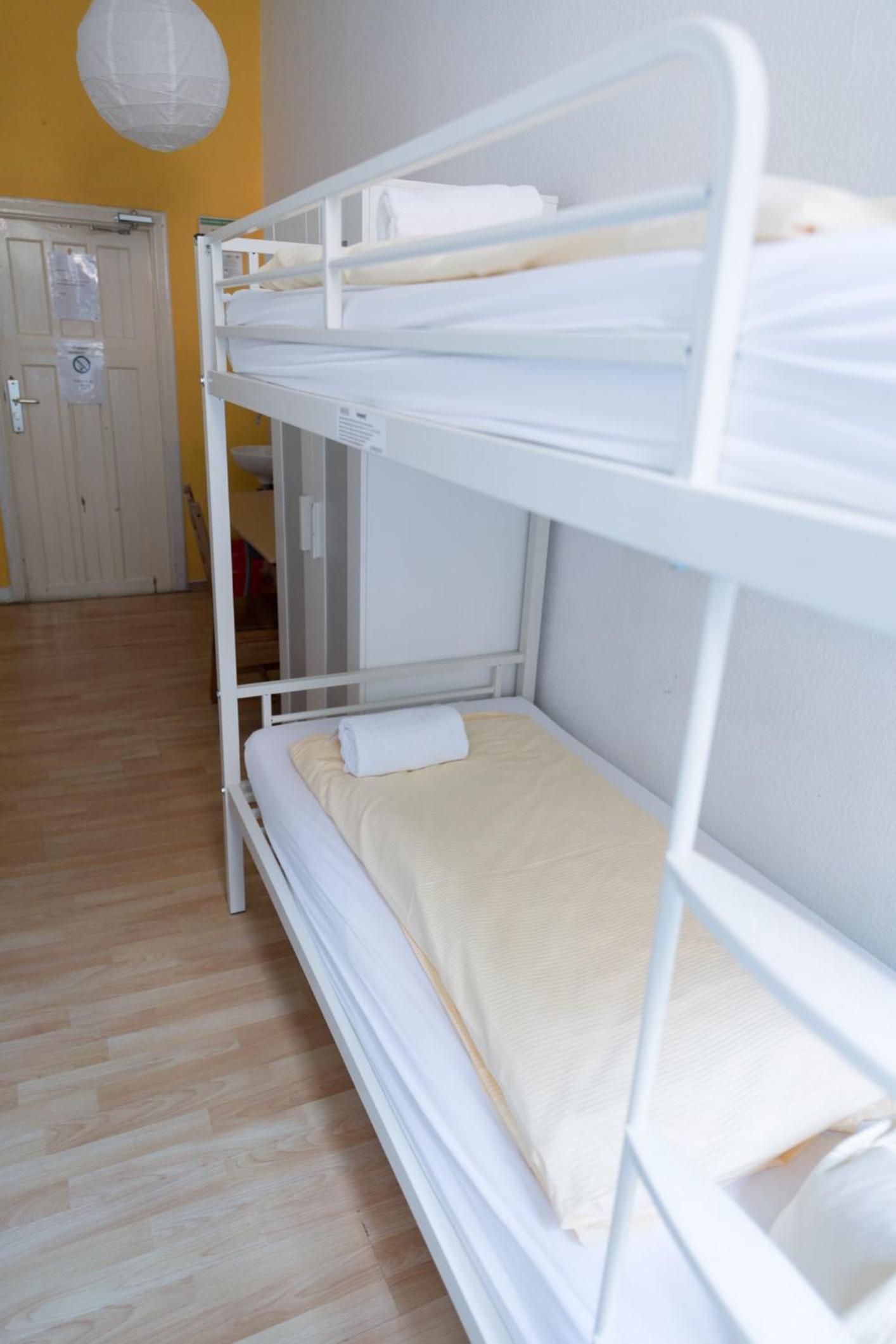 Budget Twin Room with Shared Bathroom photo 1