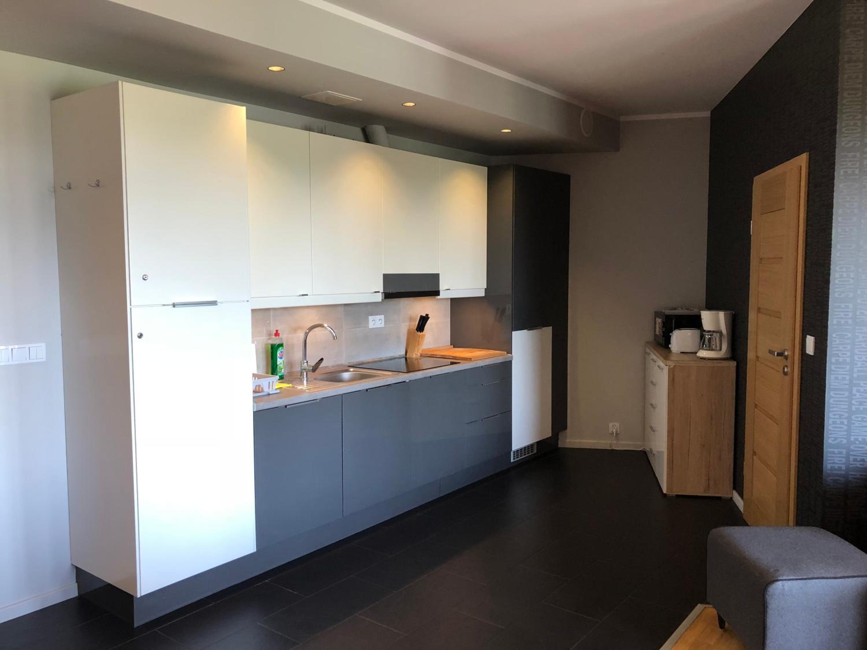 Three-Bedroom Apartment (1 - 10 Adults) - Photo 27