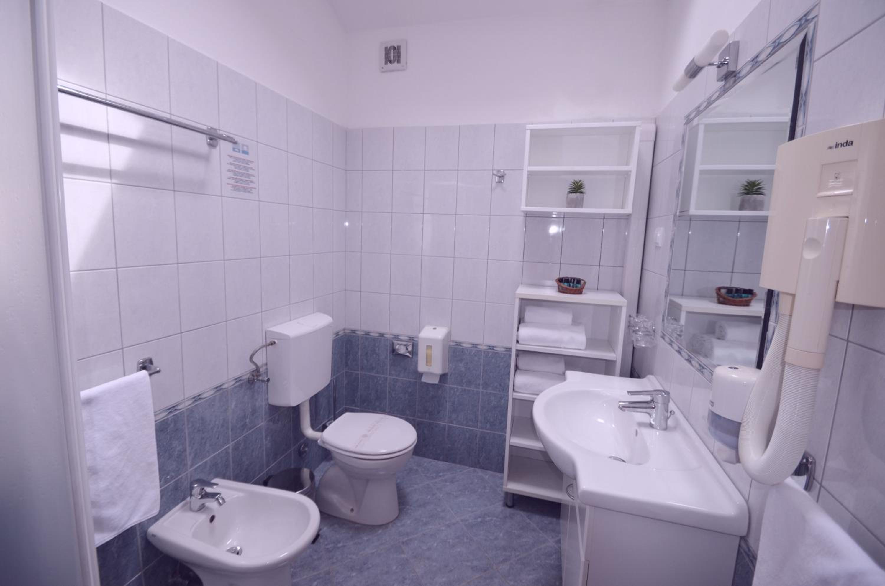 Standard One-Bedroom Apartment - Photo 10