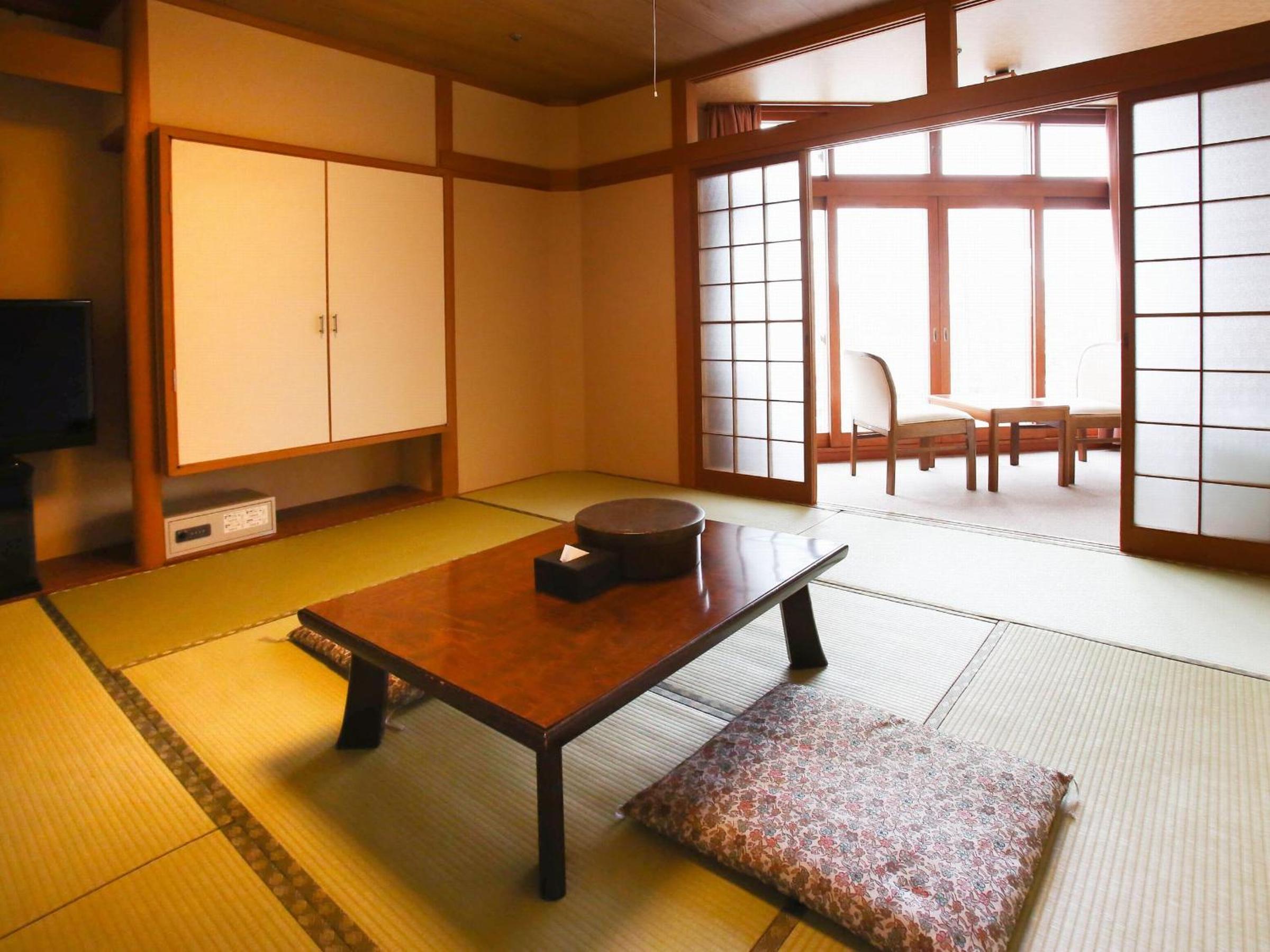 Standard Japanese-Style Room (2 Adults) - Smoking