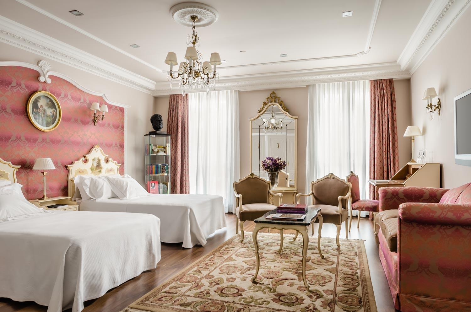 Suite - Photo 15