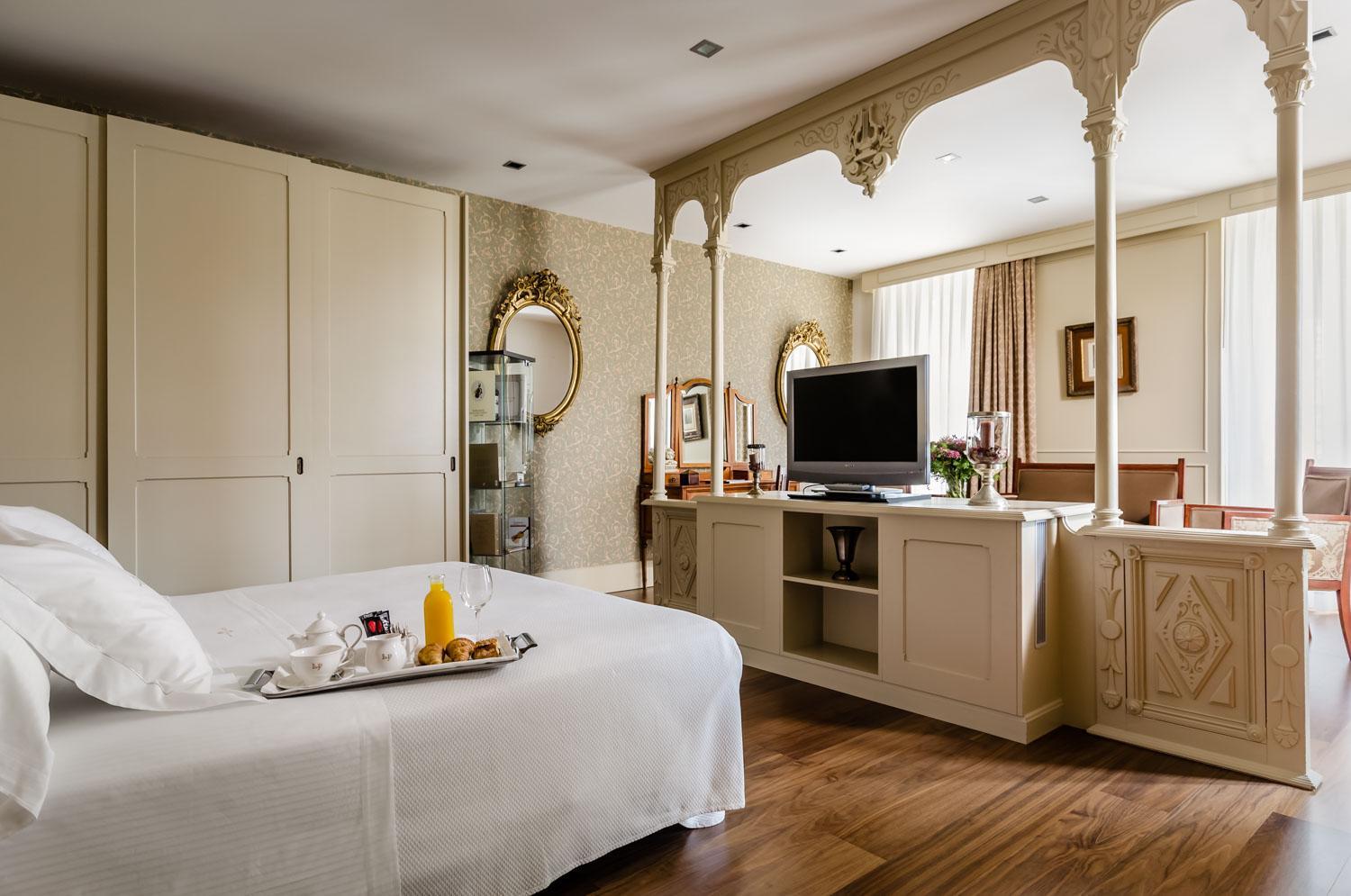 Suite - Photo 6