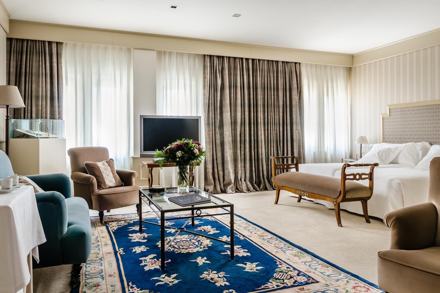 Suite - Photo 10