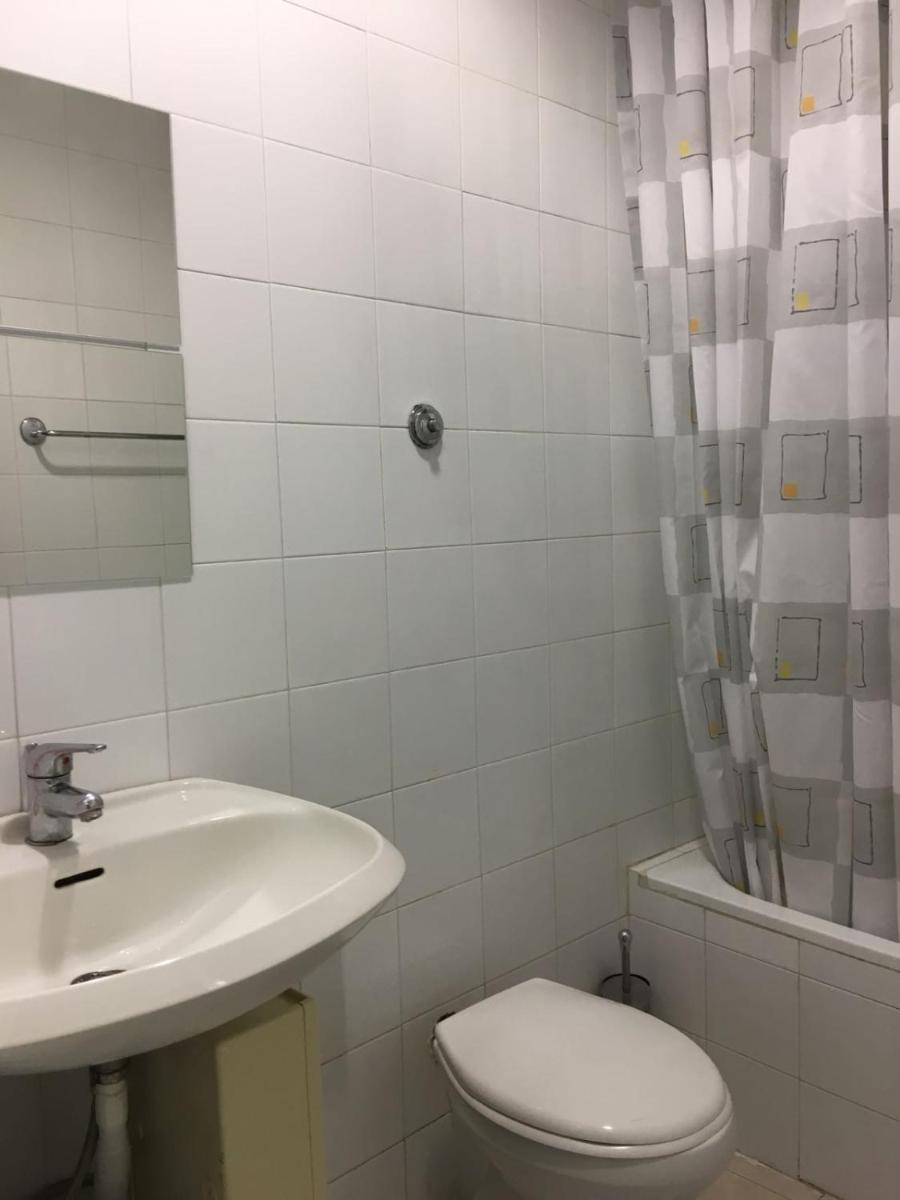 Basic Triple Room with Shared Bathroom