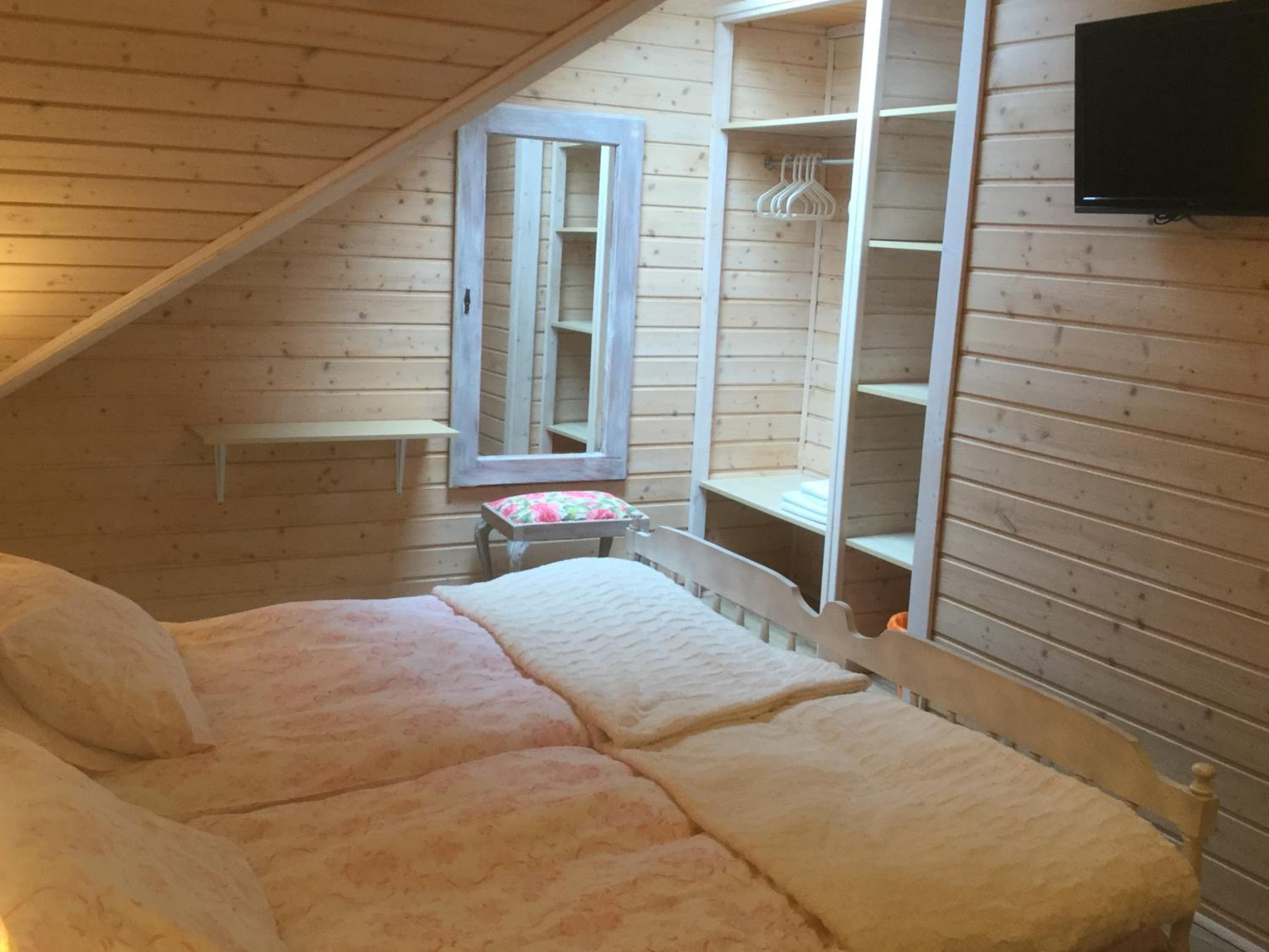 Large Double or Twin Room photo 1