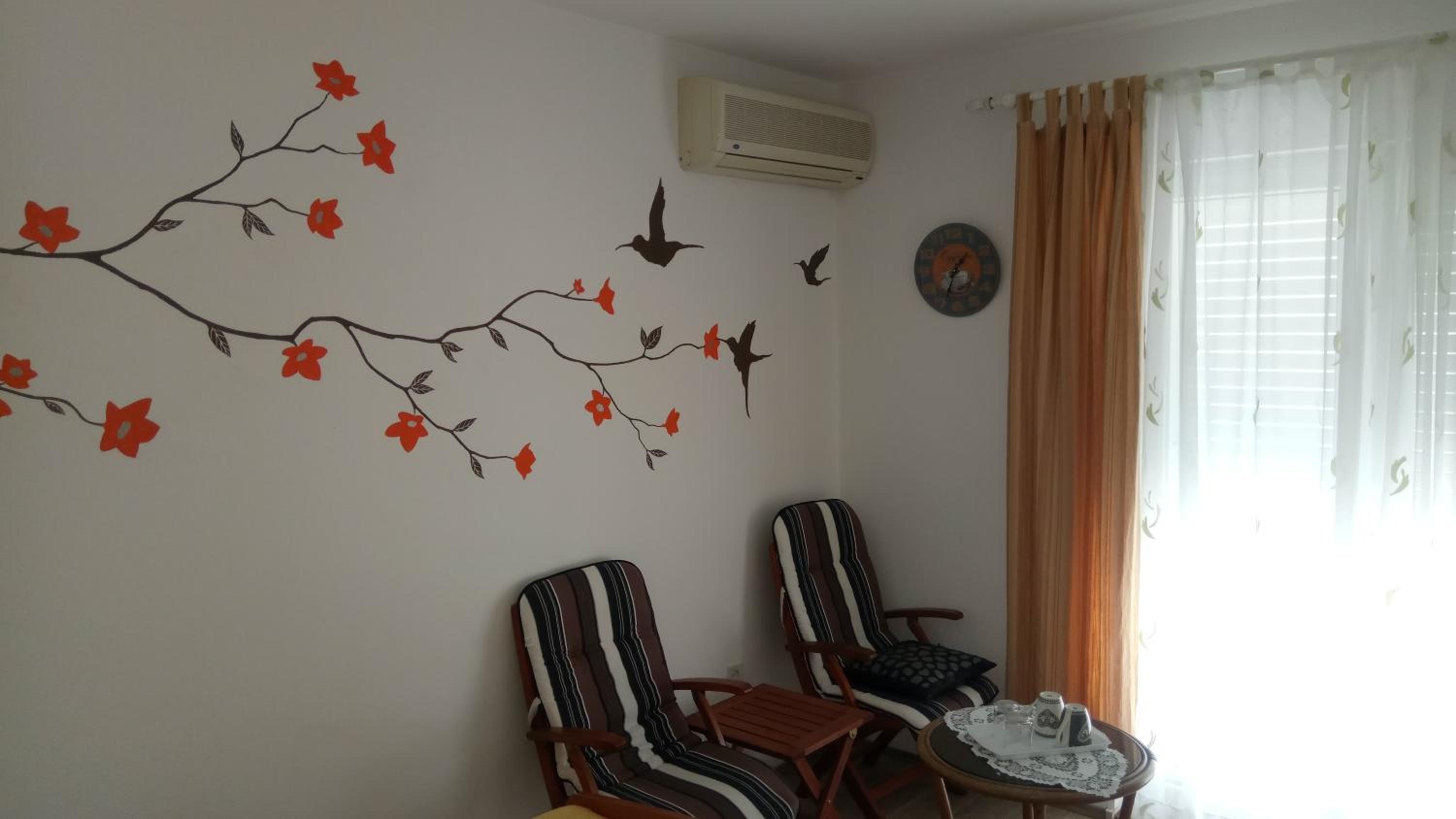 Family Room with Balcony (5 Adults) (no kitchen) - Photo 10