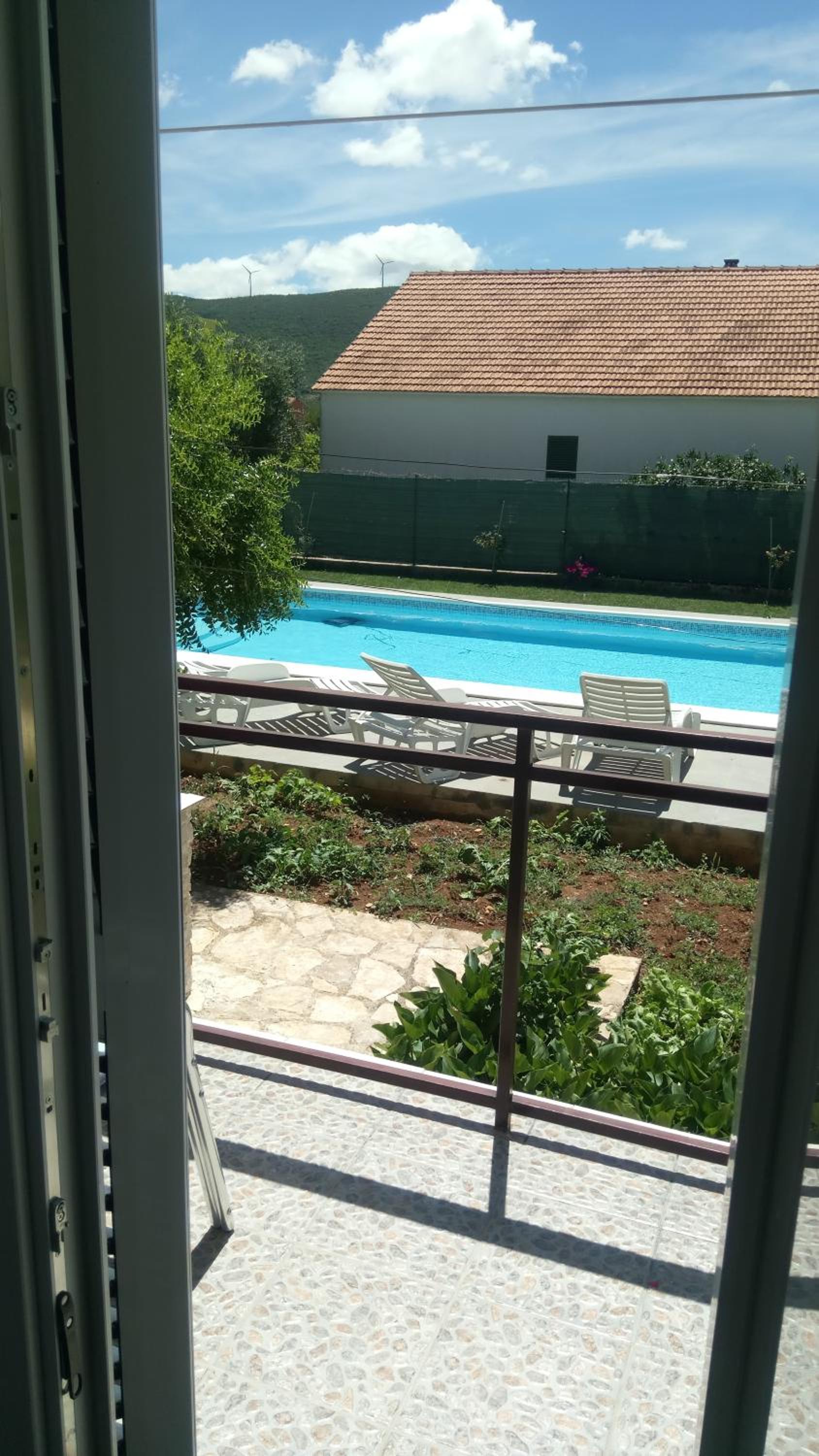 Family Room with Balcony (5 Adults) (no kitchen) - Photo 8