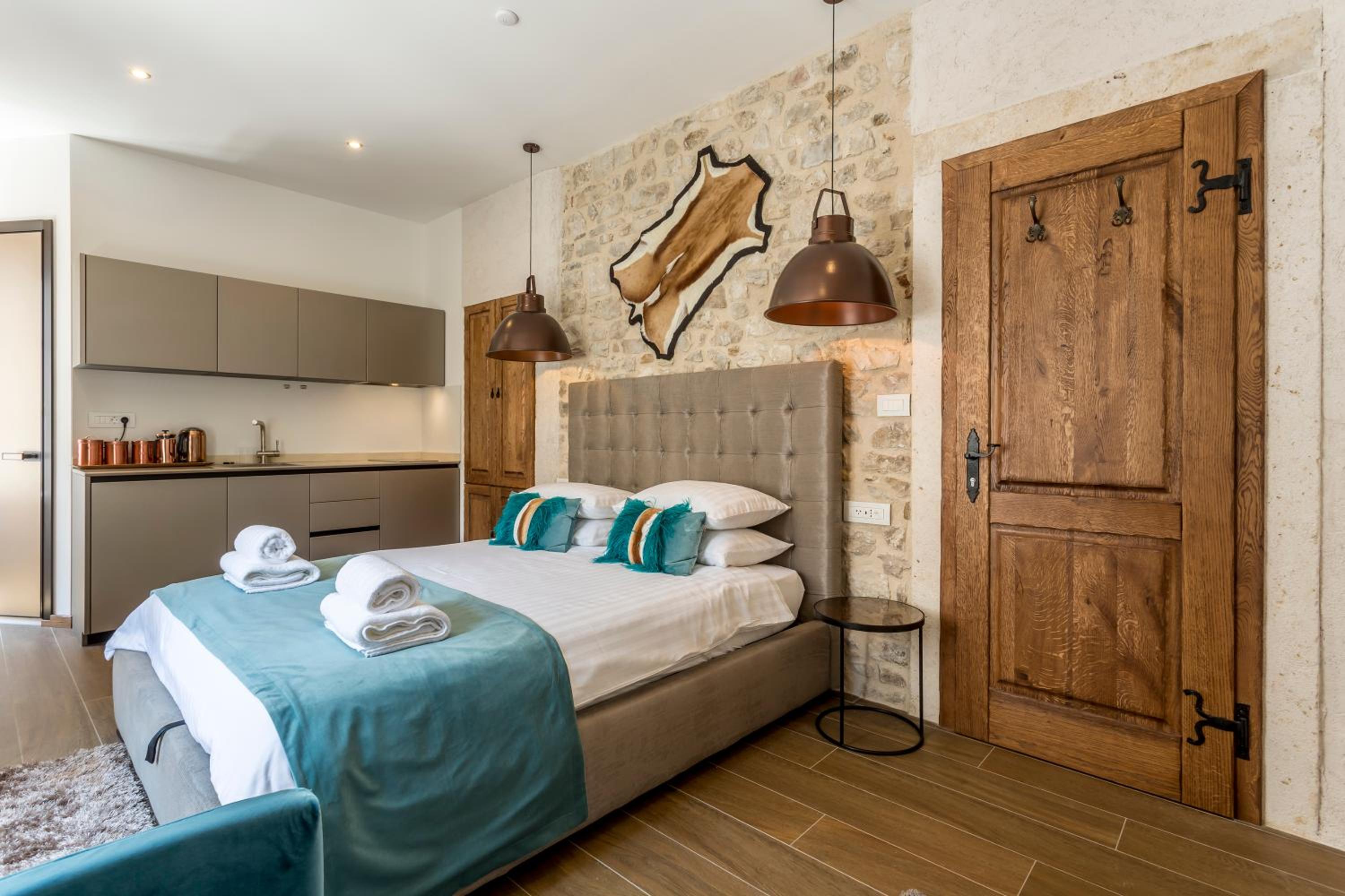 Studio Apartment
