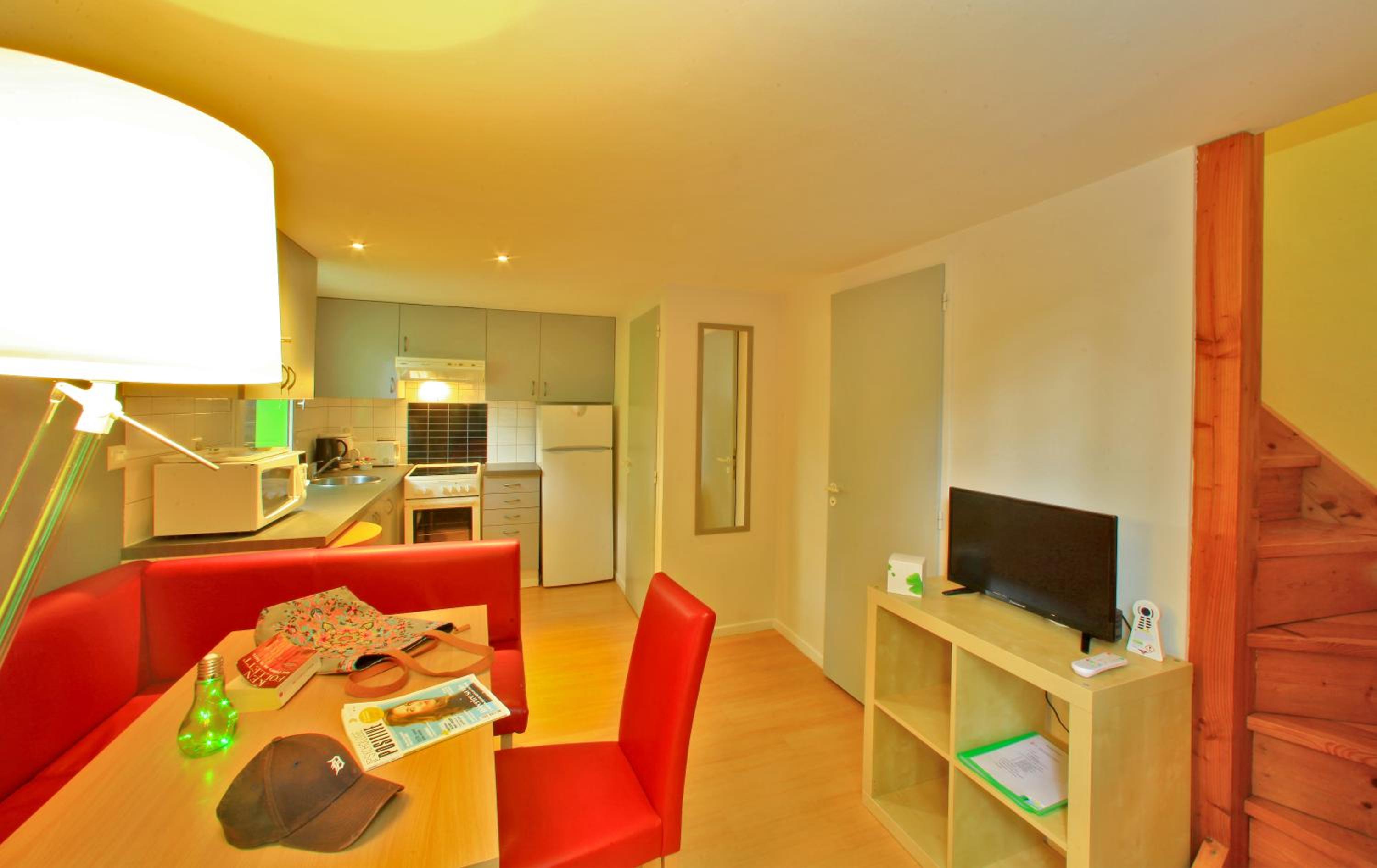 Two-Bedroom Cottage - Photo 10
