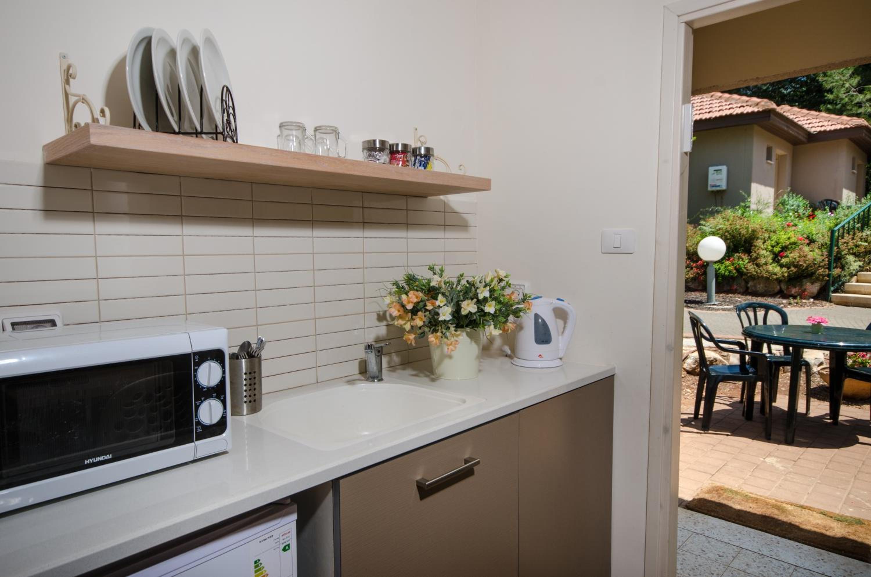 Studio with Garden Access - Photo 19
