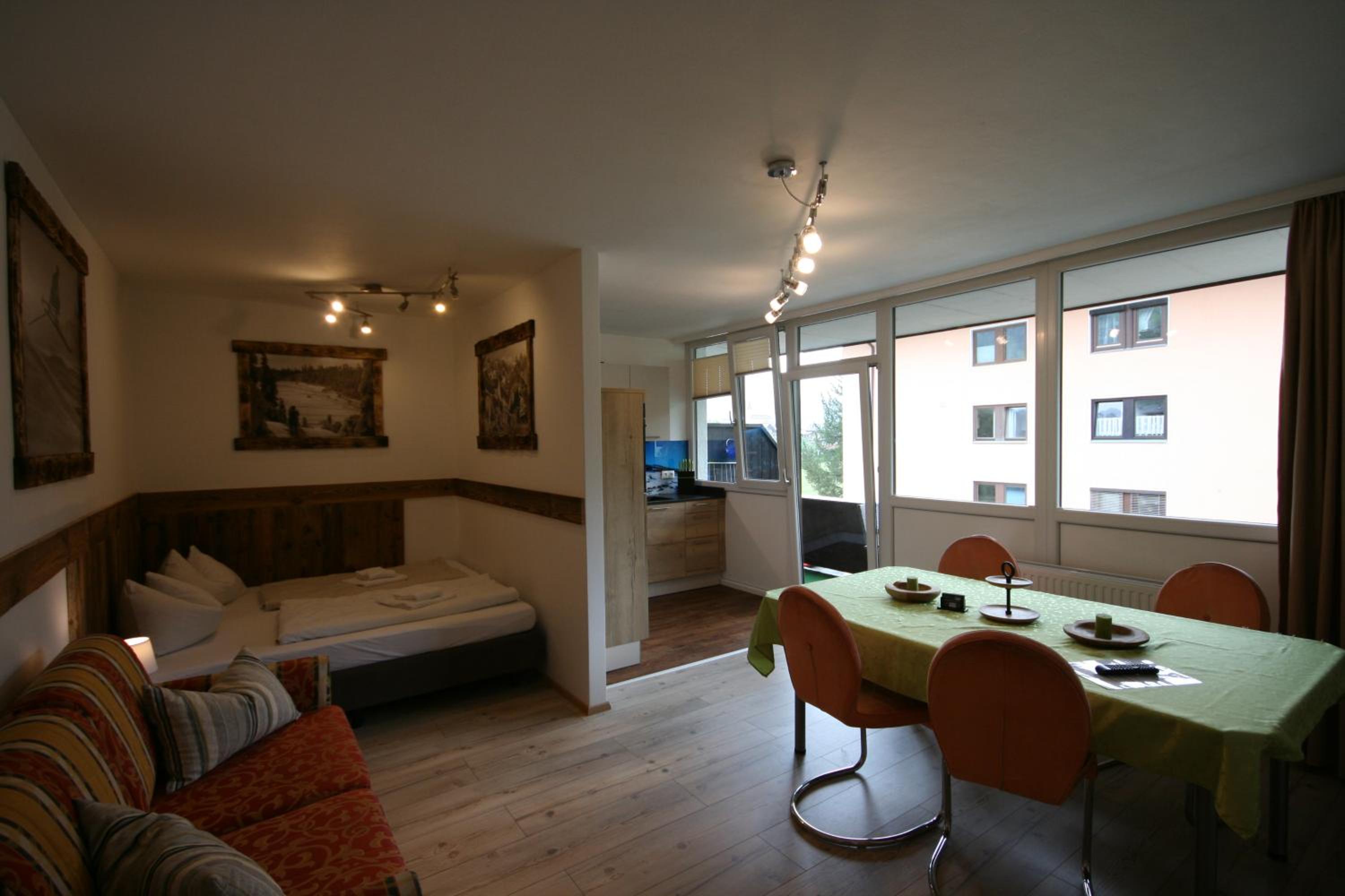 Standard One-Bedroom Apartment with Balcony - Photo 5