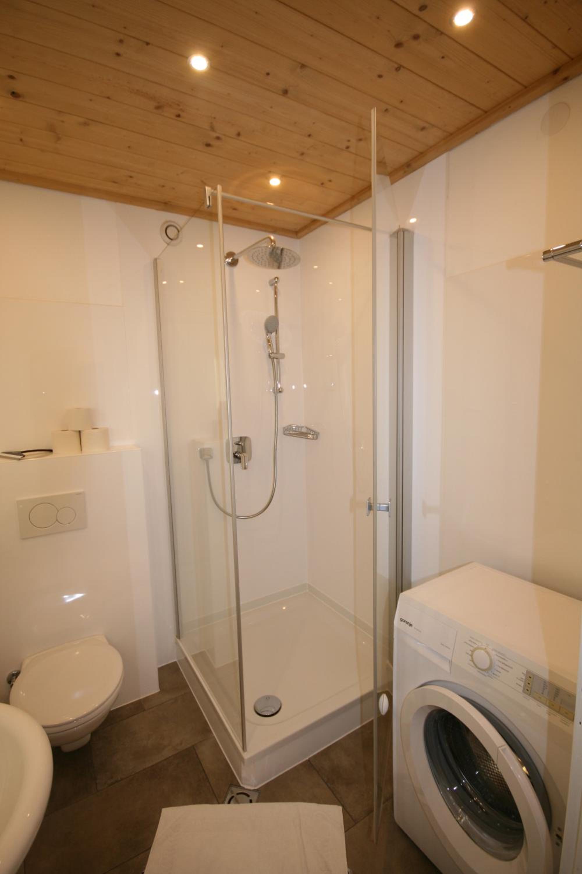 Standard One-Bedroom Apartment with Balcony - Photo 11