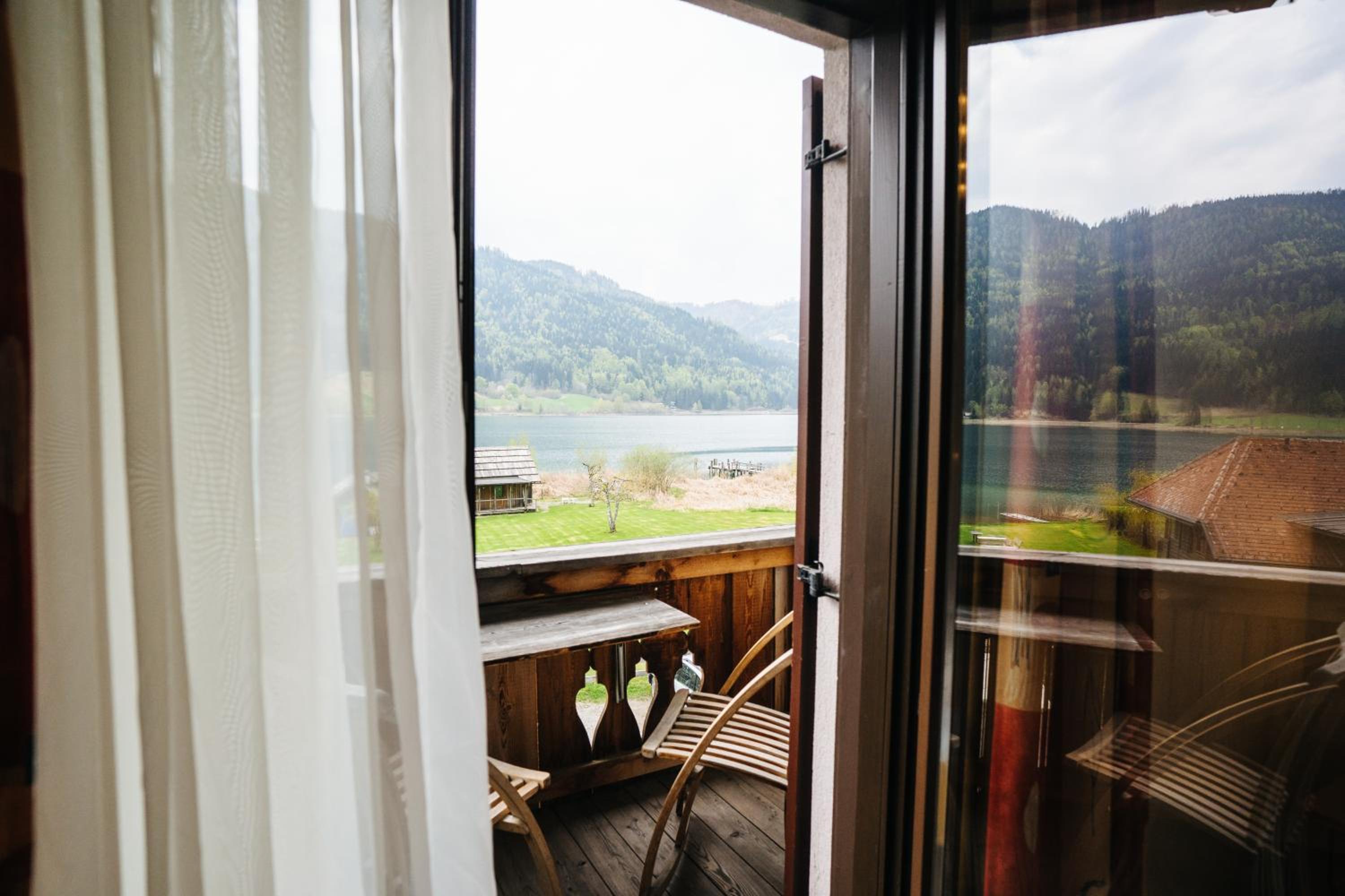 Apartment with Lake View photo 2