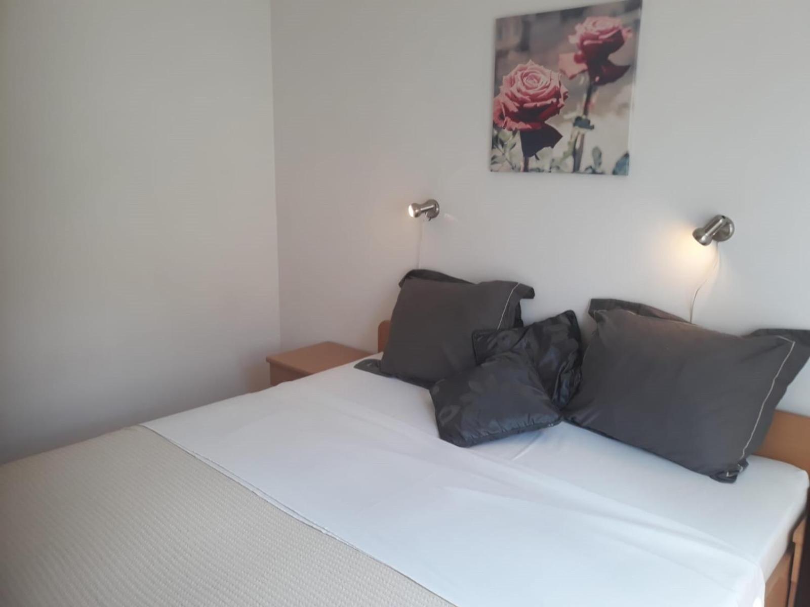 Apartment with Sea View - Photo 18