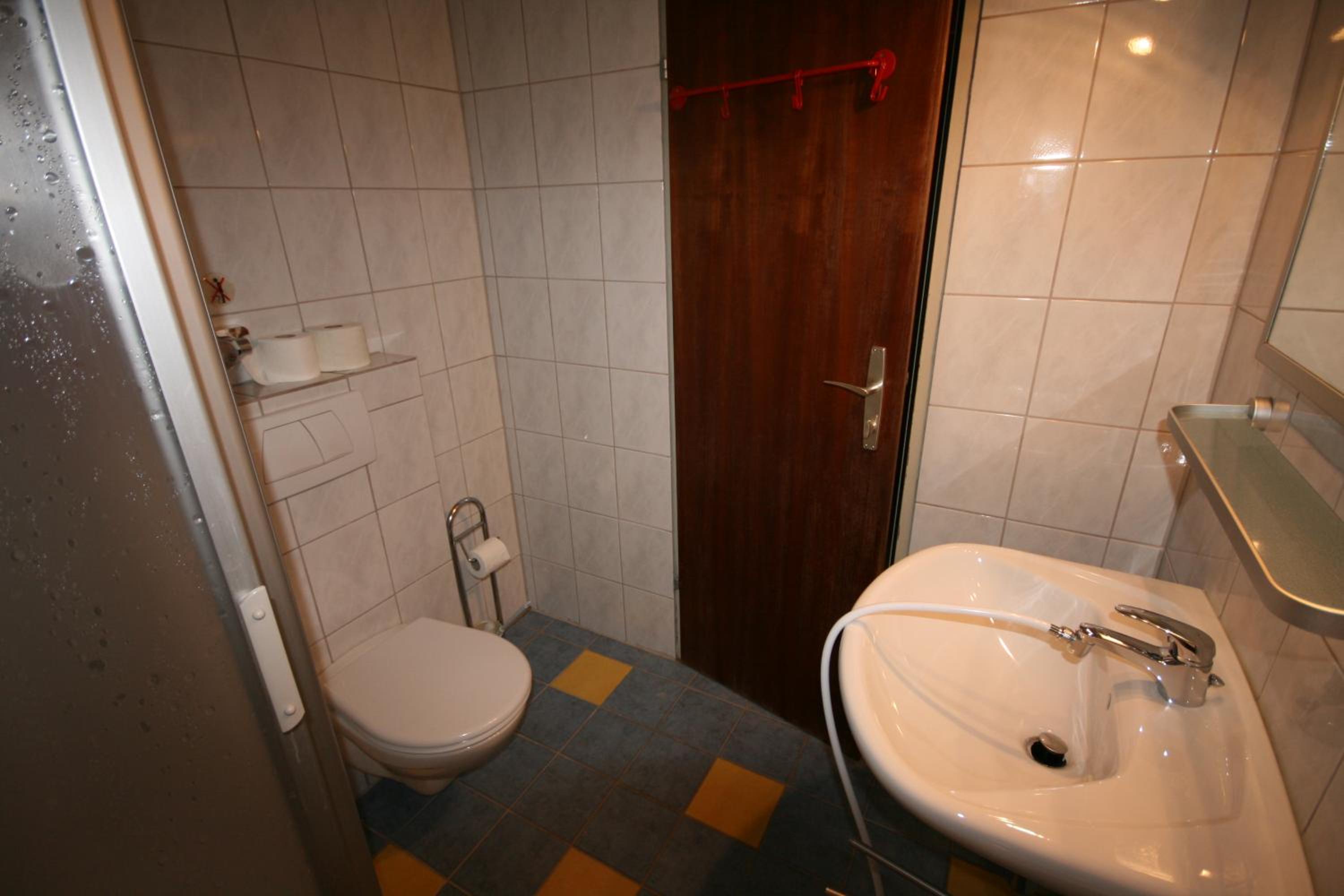 Studio Apartment (2 Adults) - Photo 17