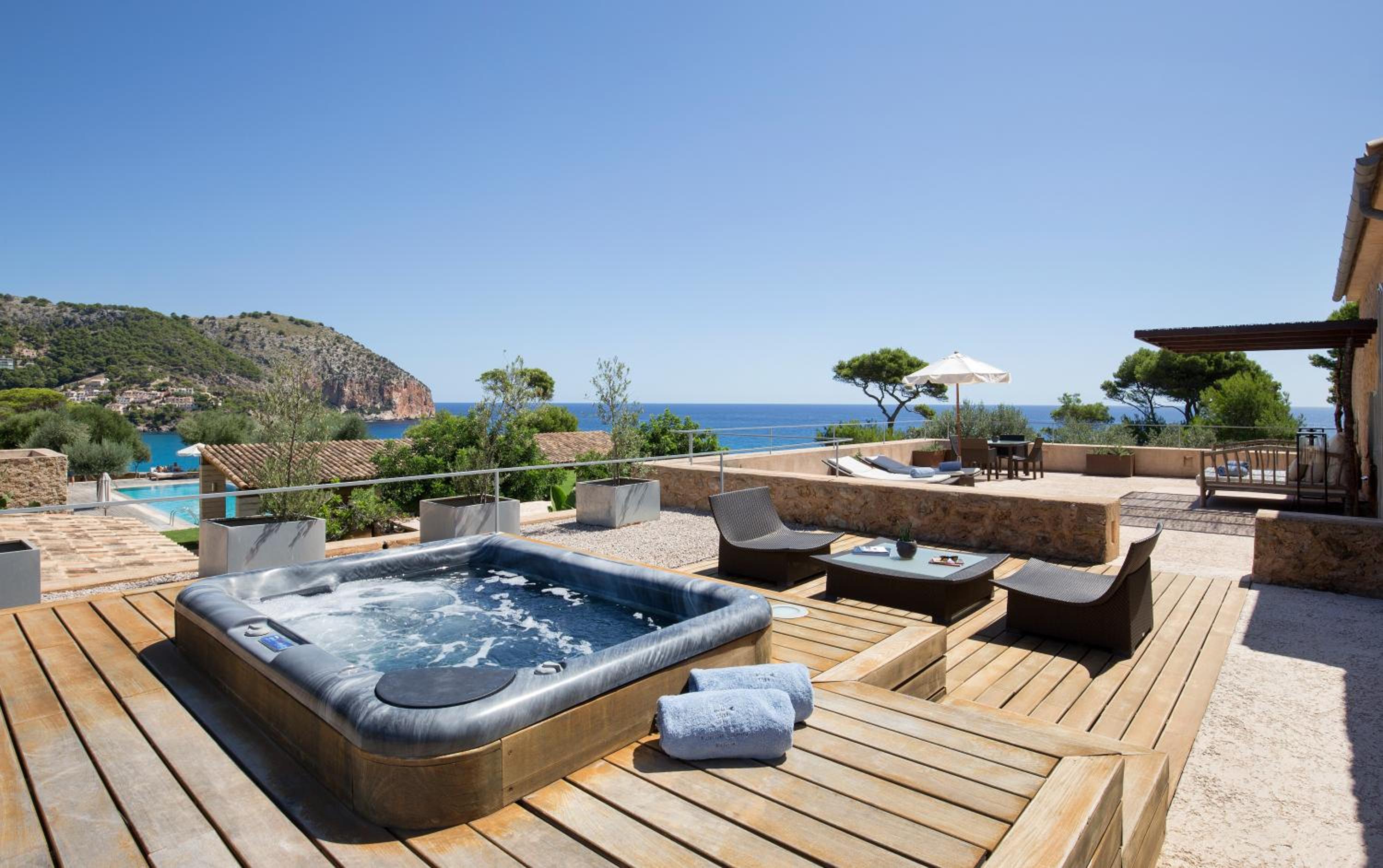 Luxury Suite - Photo 3
