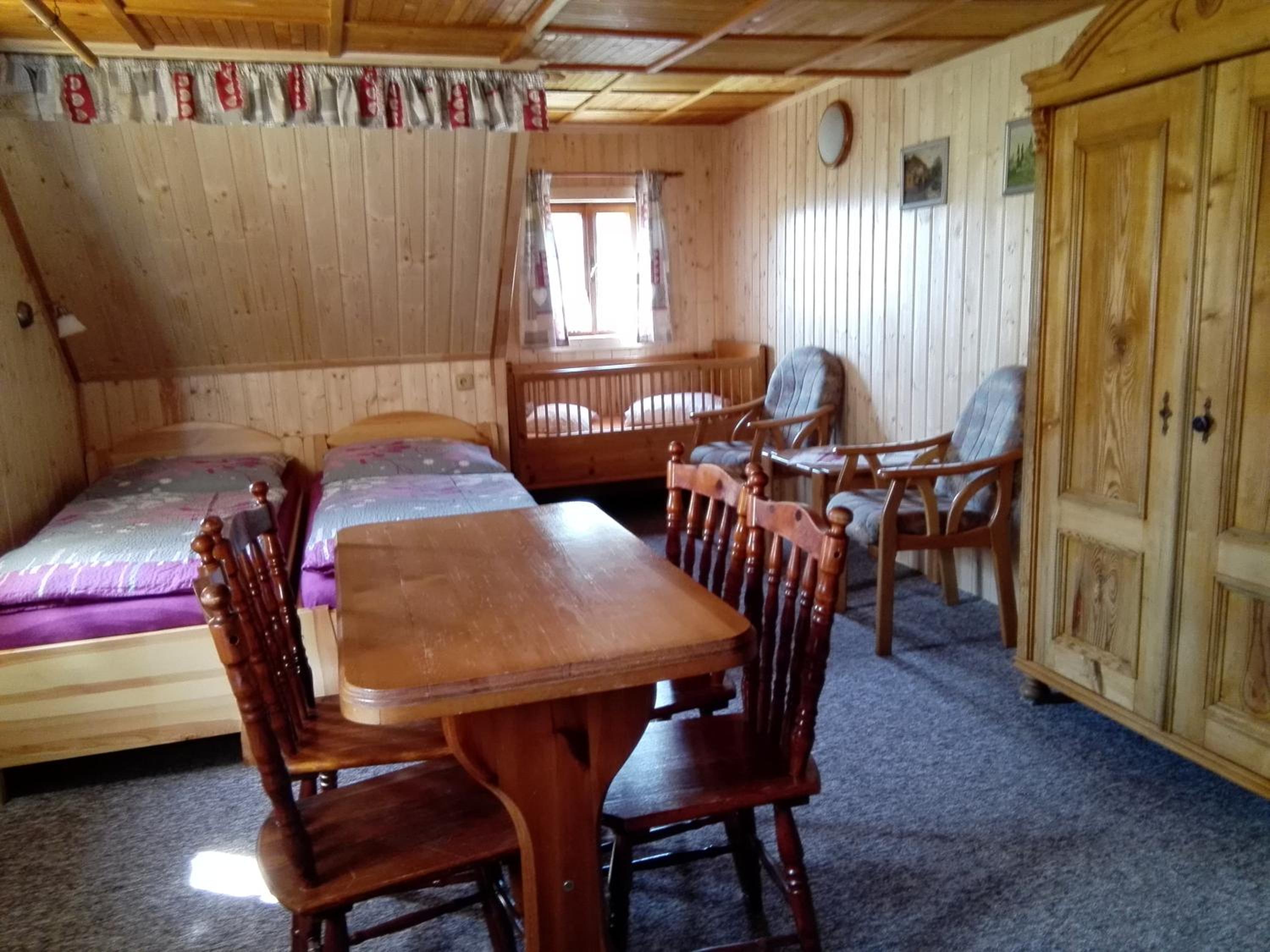 Quadruple Room with Private Bathroom photo 2