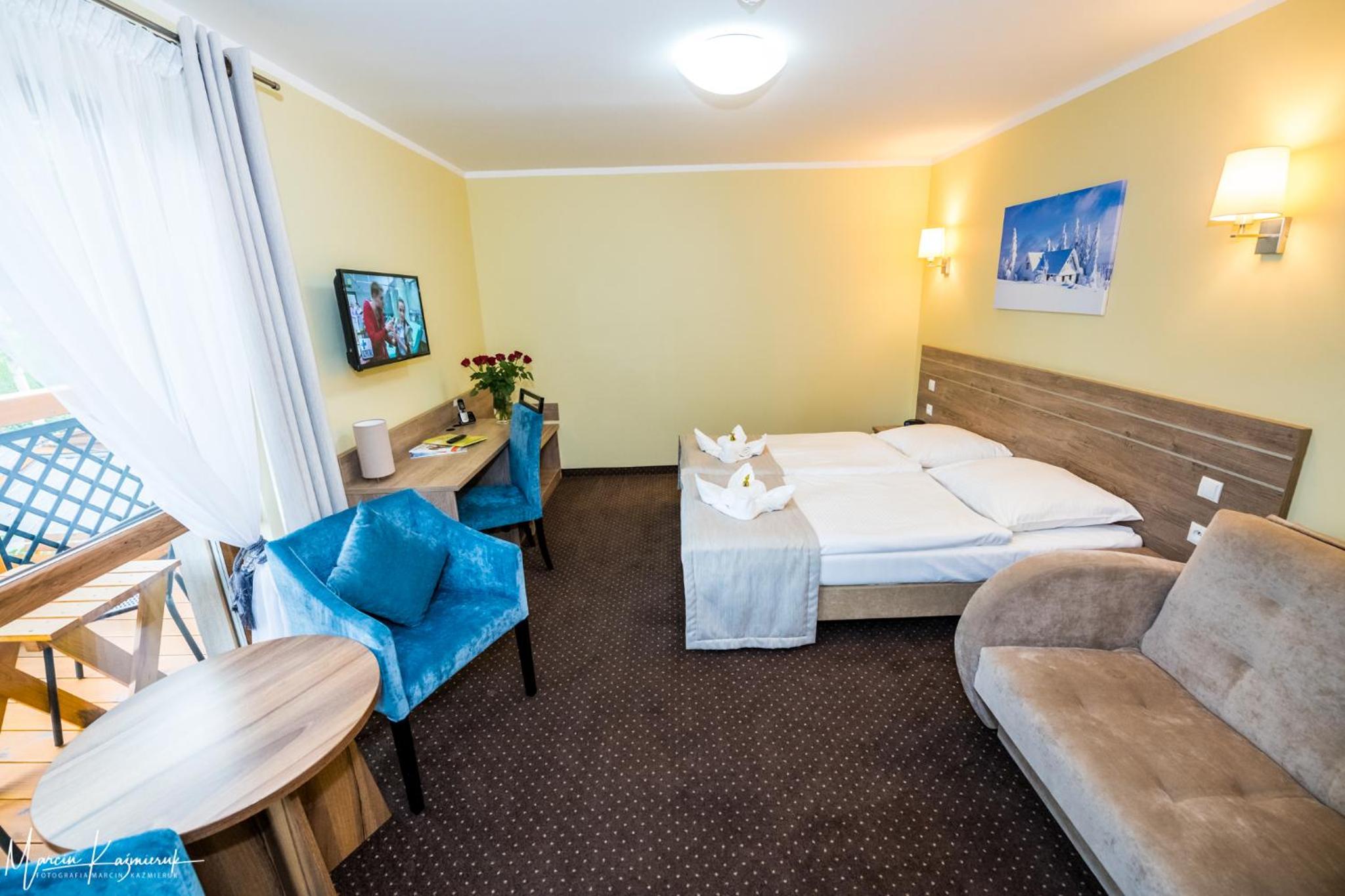 Twin Room with Sofa with Balcony or Terrace - Photo 2