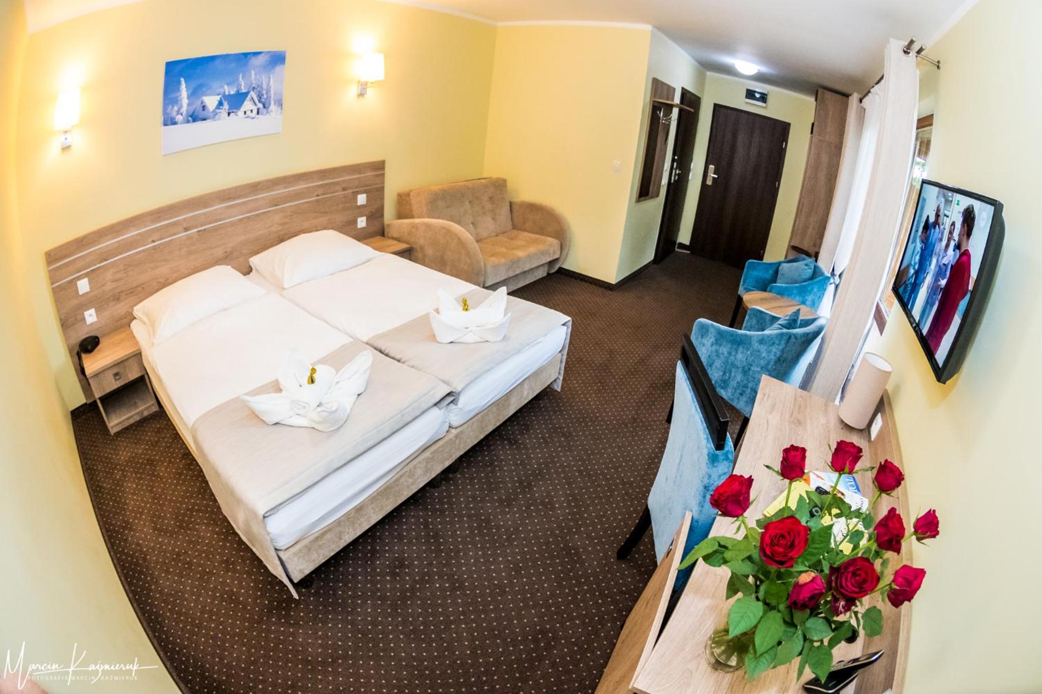 Twin Room with Sofa with Balcony or Terrace - Photo 1