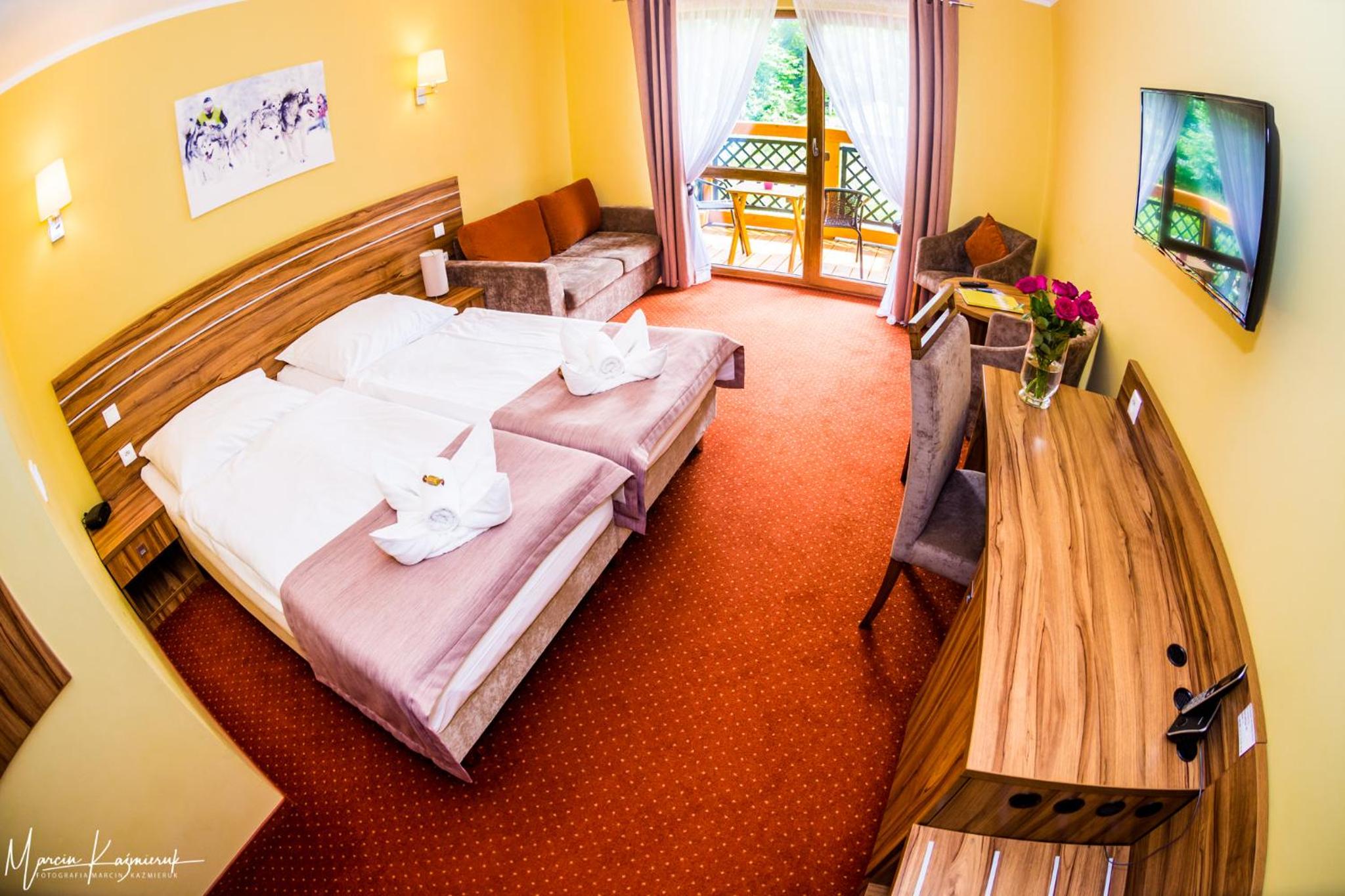Quadruple room with sofa bed (2 Beds + Sofa for 2 people) with Balcony or Terrace - Photo 1