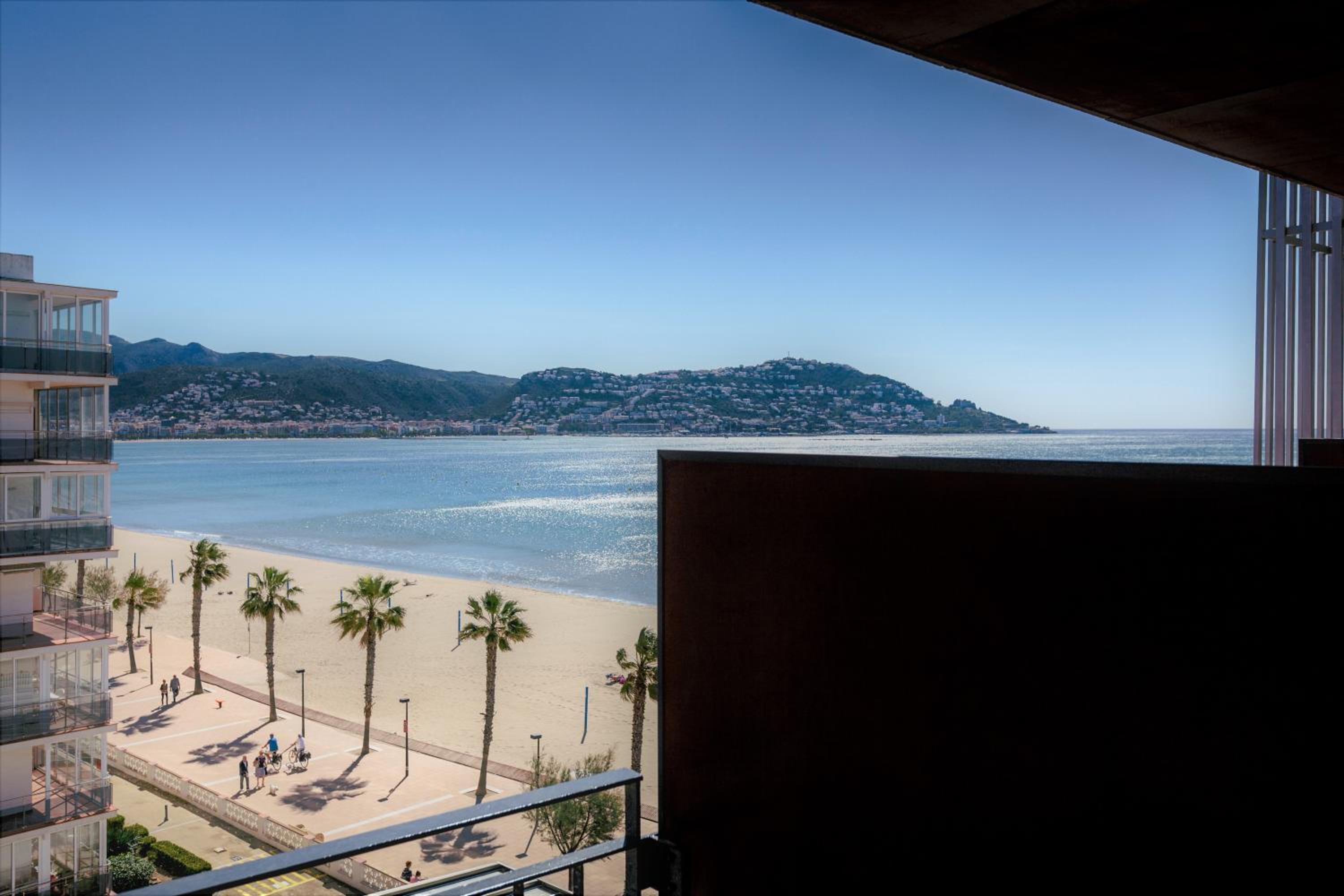 Deluxe Double or Twin Room with Lateral Sea Views & Spa Access photo 2
