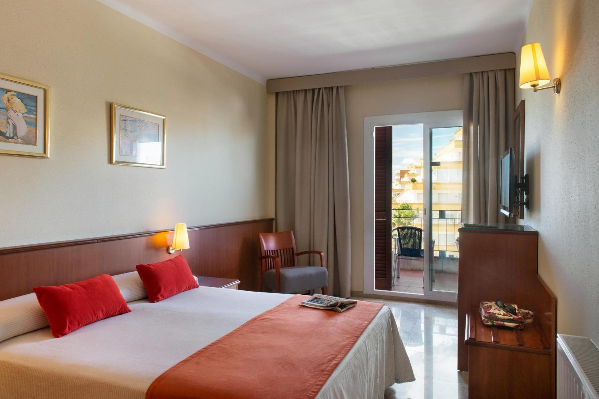 Standard Double or Twin Room with Lateral Sea Views & Spa Access photo 2
