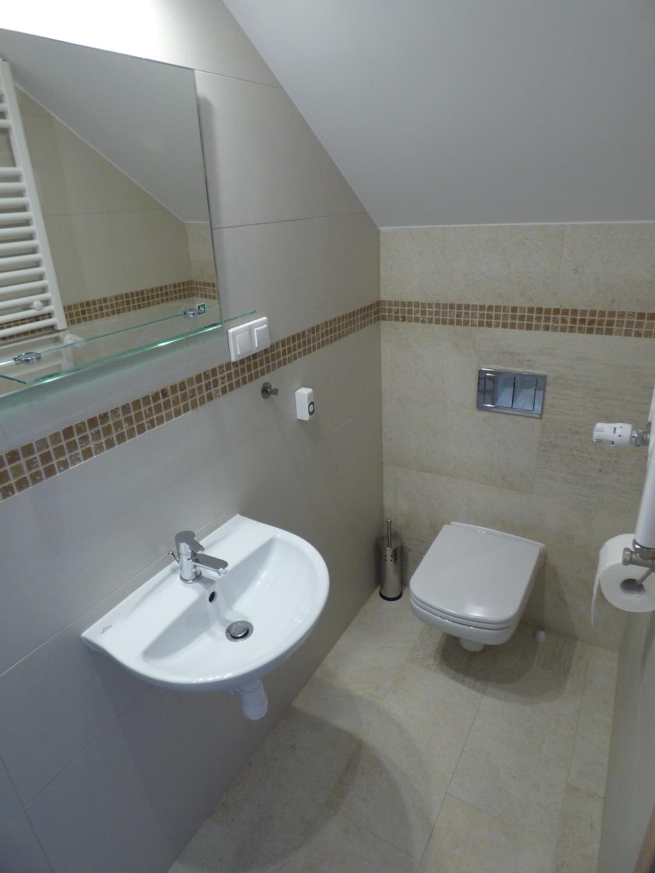 Deluxe Double Room with Shower - Photo 3