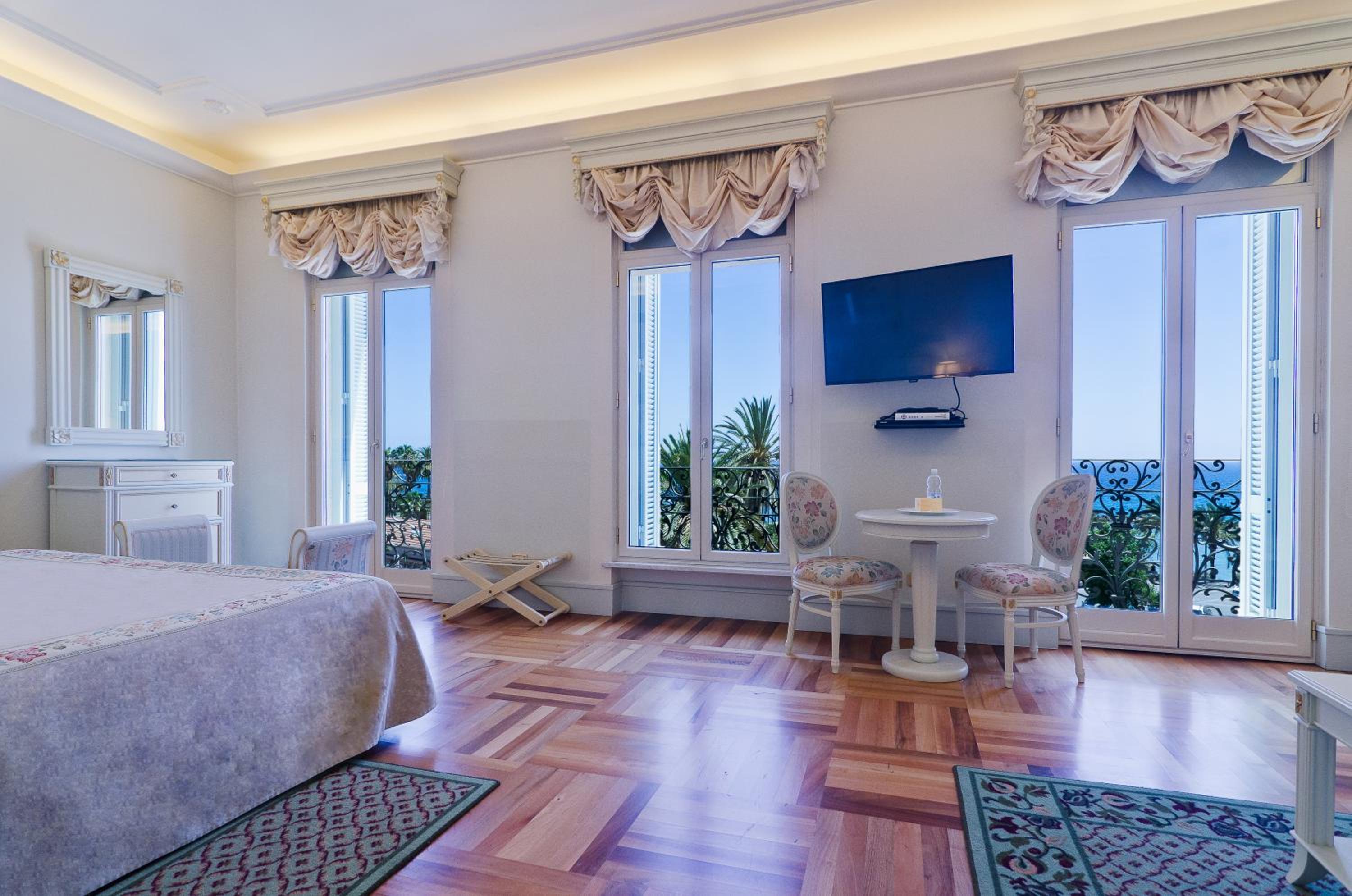 Junior Suite - Photo 1