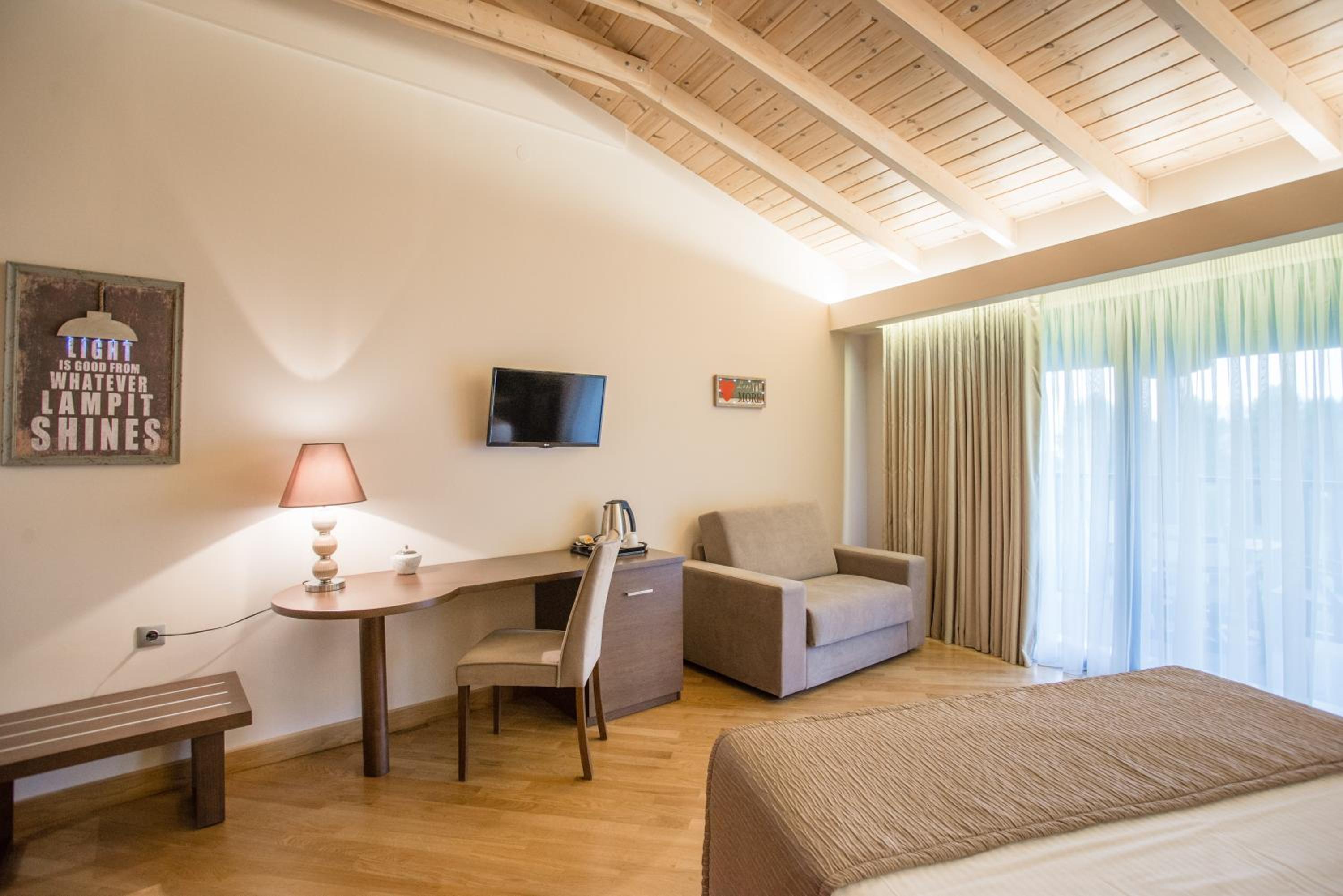 Deluxe Suite with Sea View