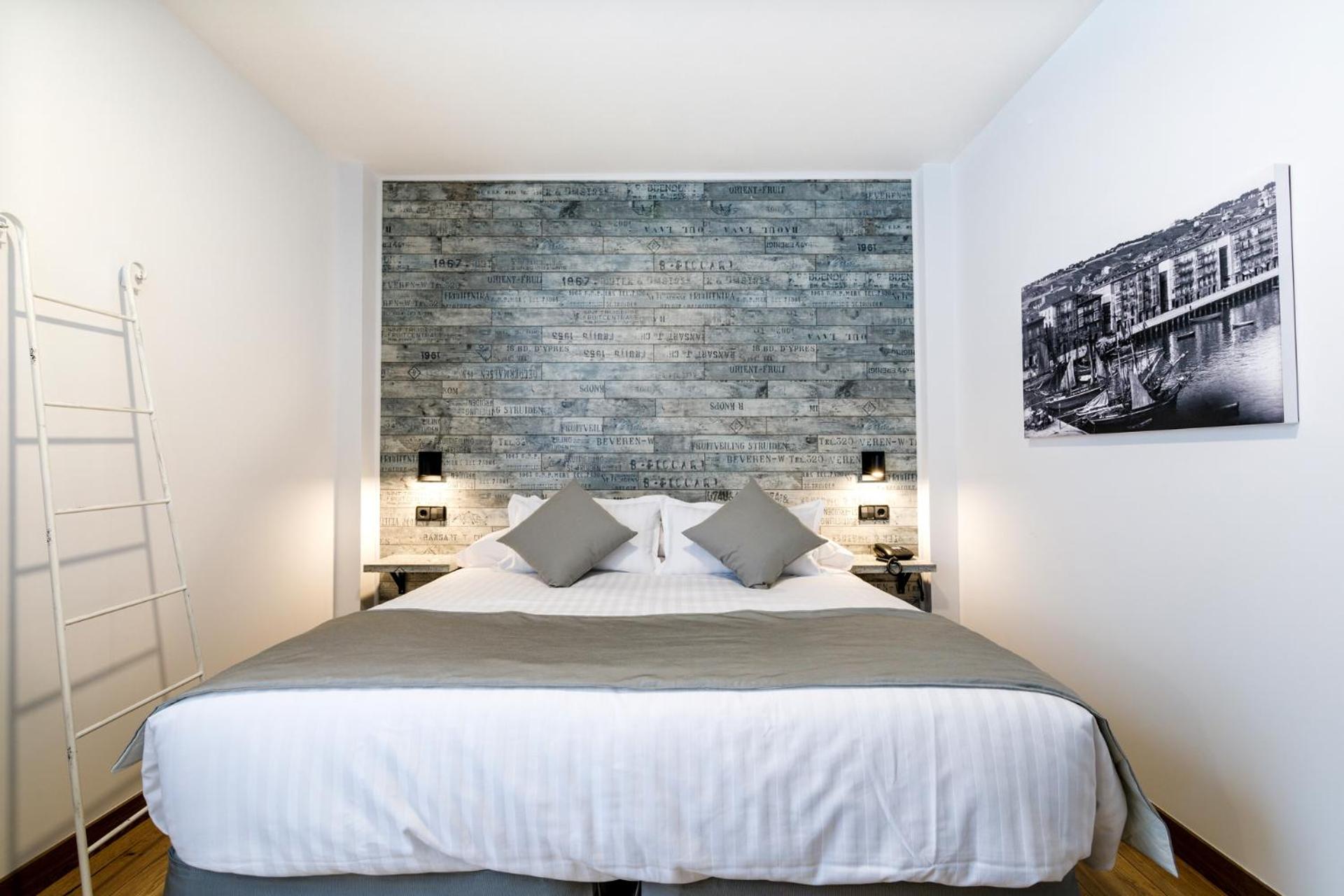Double or Twin Room photo 3