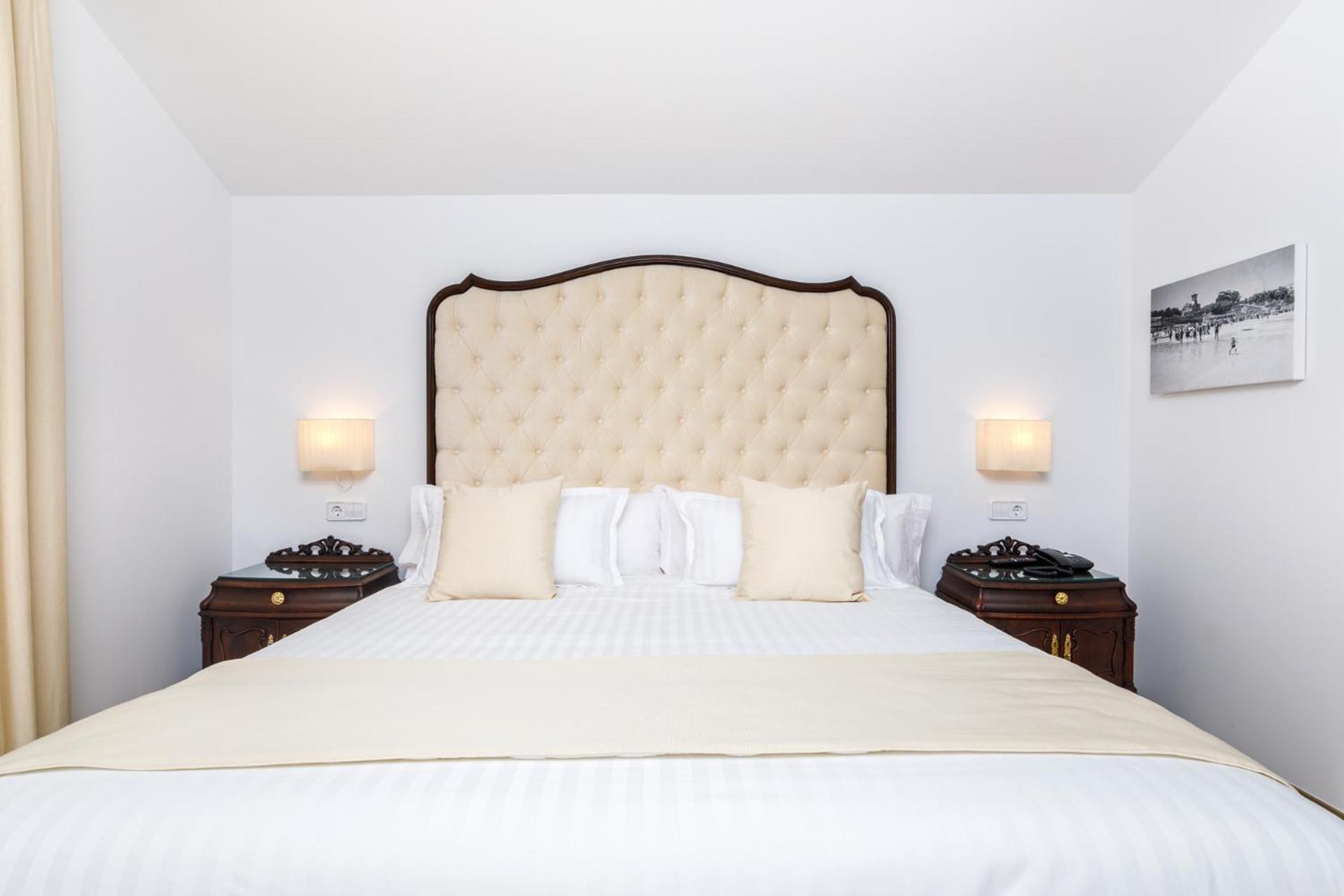 Deluxe Double or Twin Room photo 3