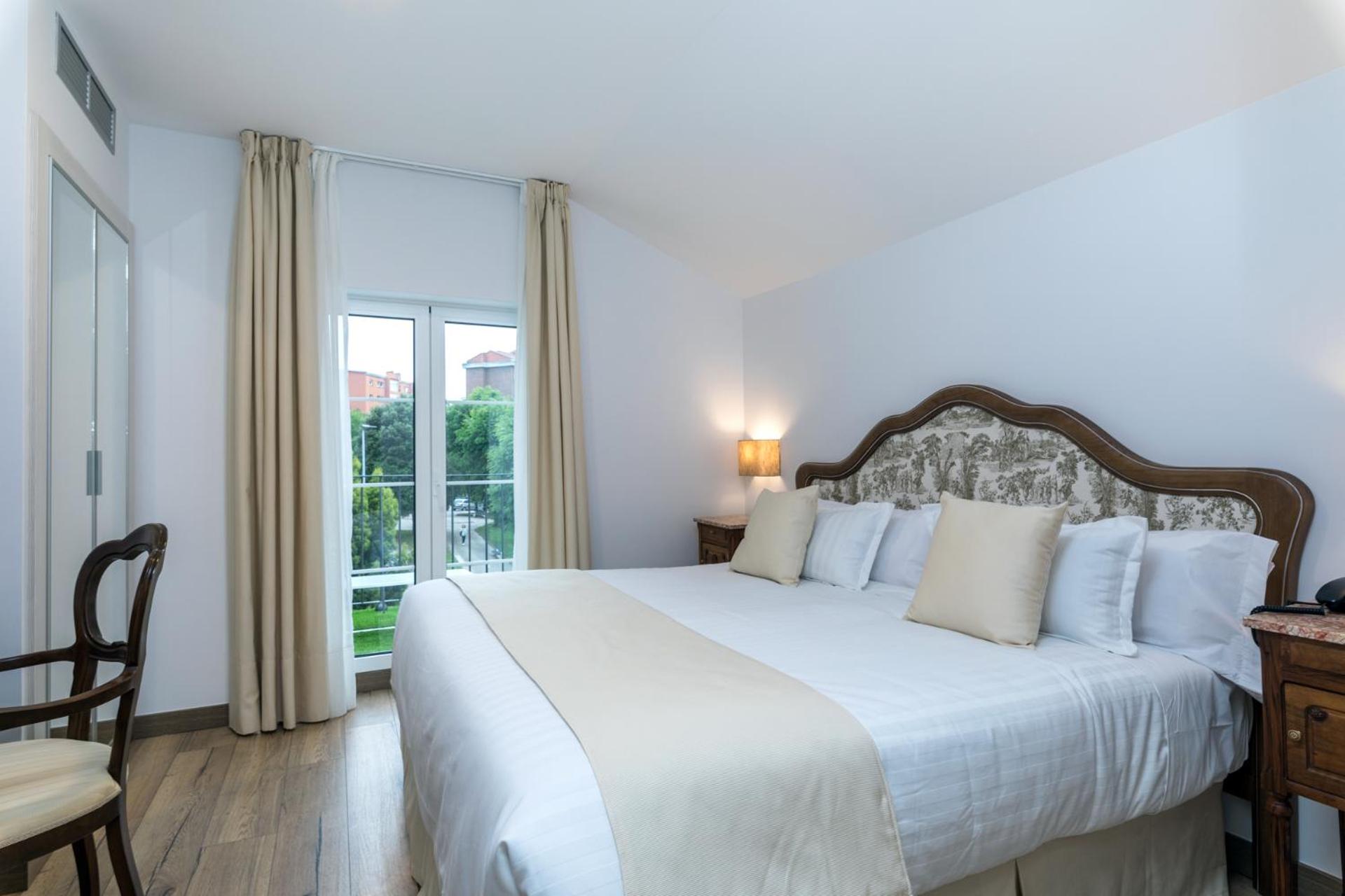Superior Double or Twin Room with Terrace - Photo 8