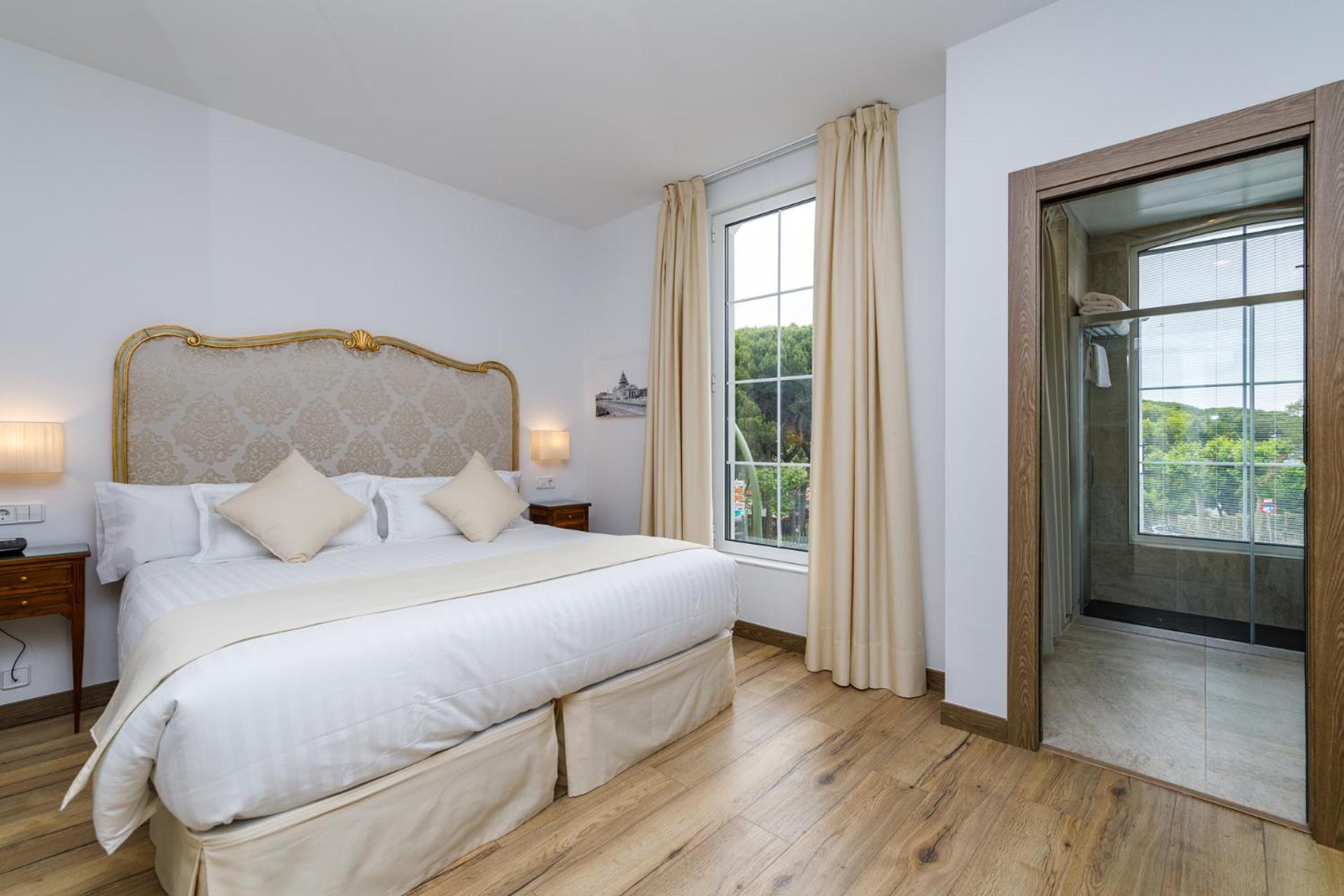 Deluxe Double or Twin Room - Photo 3