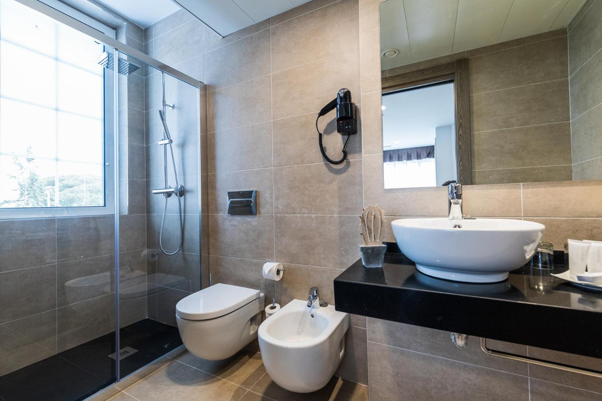 Suite - Photo 3