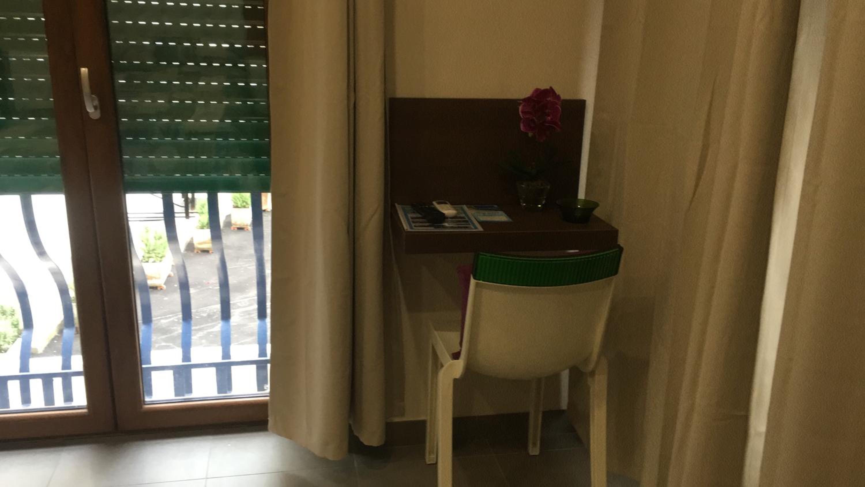 Standard Triple Room - Photo 4