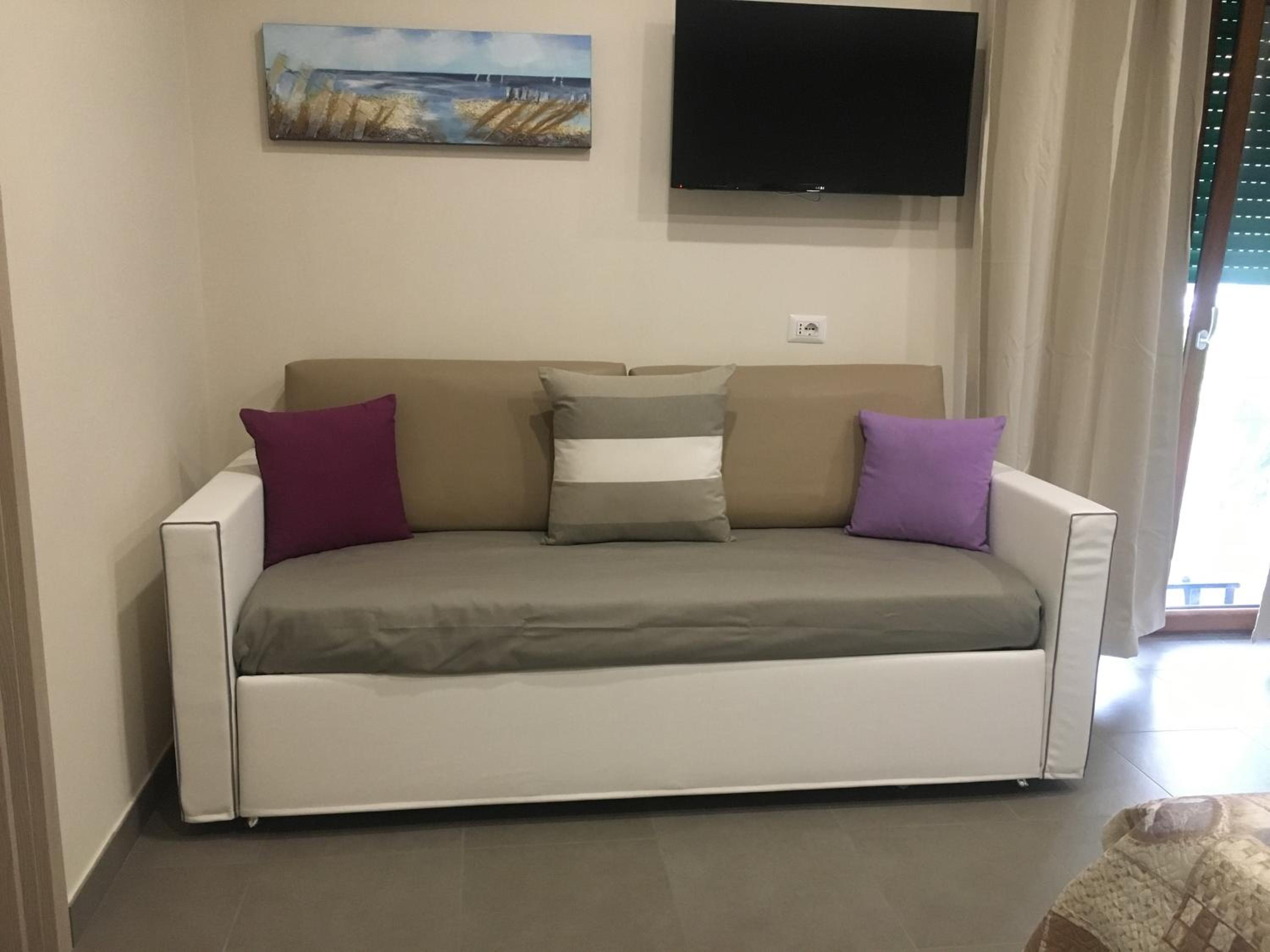 Standard Triple Room - Photo 6