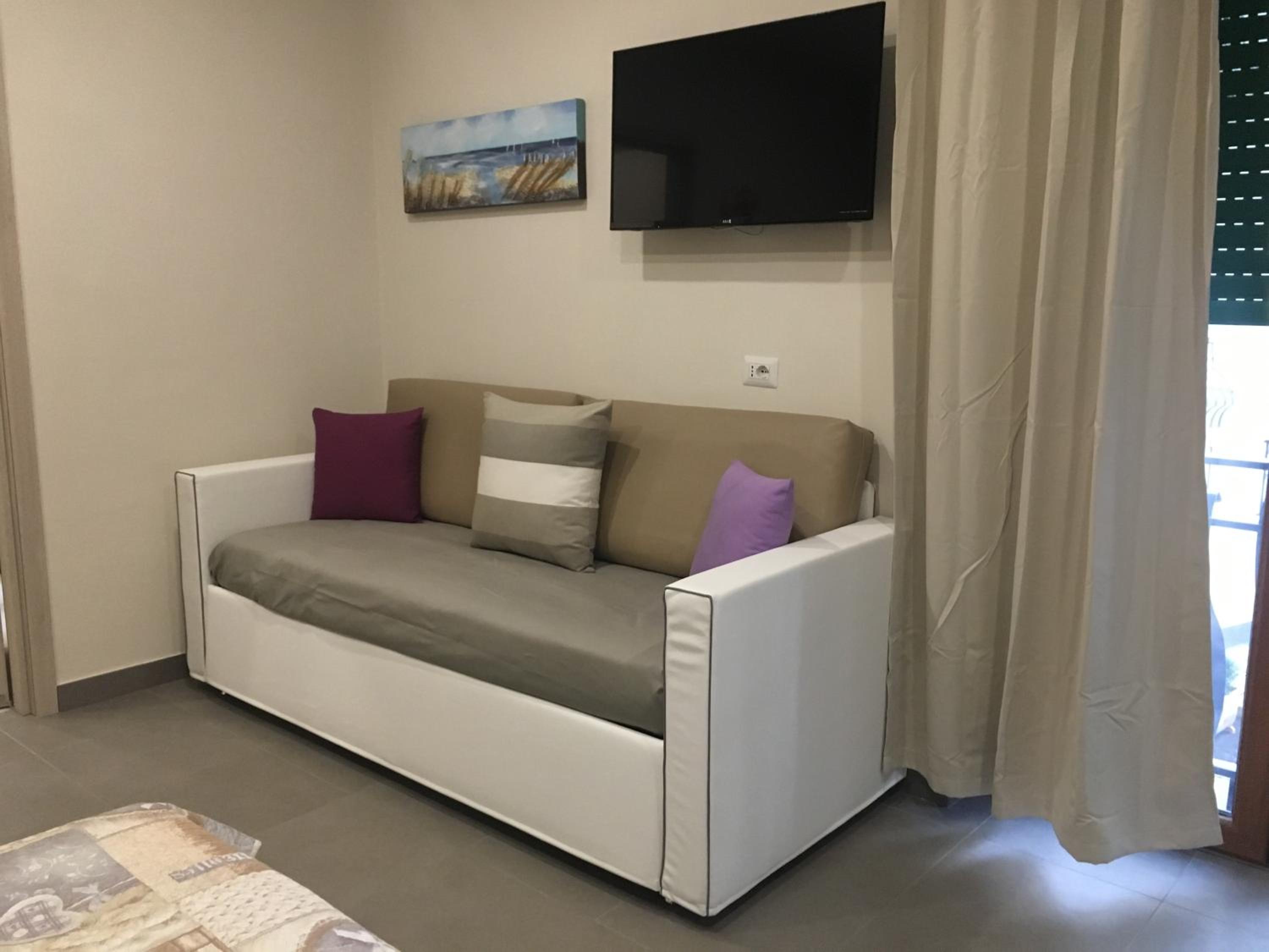 Standard Triple Room - Photo 2