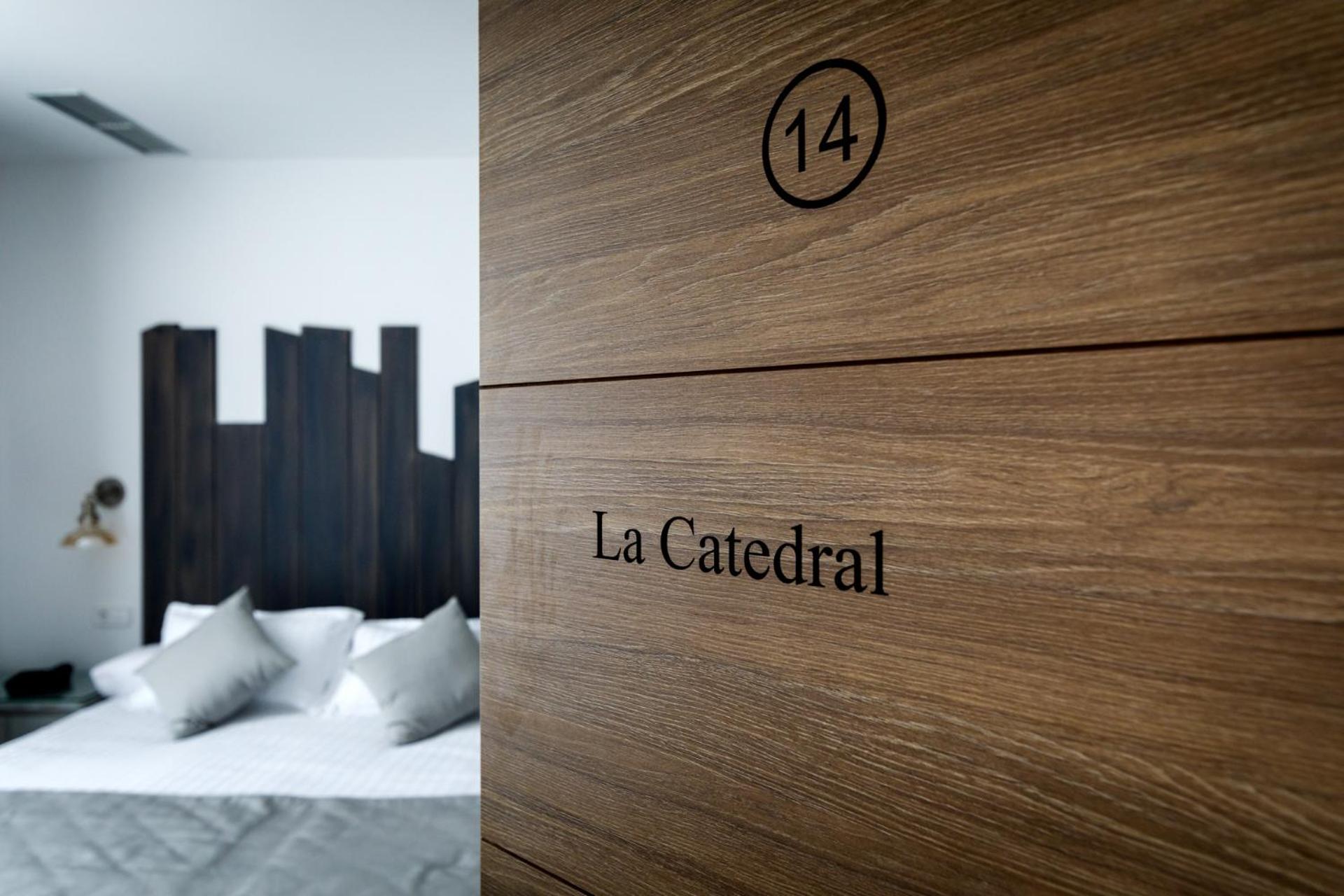 Double or Twin Room - Photo 5